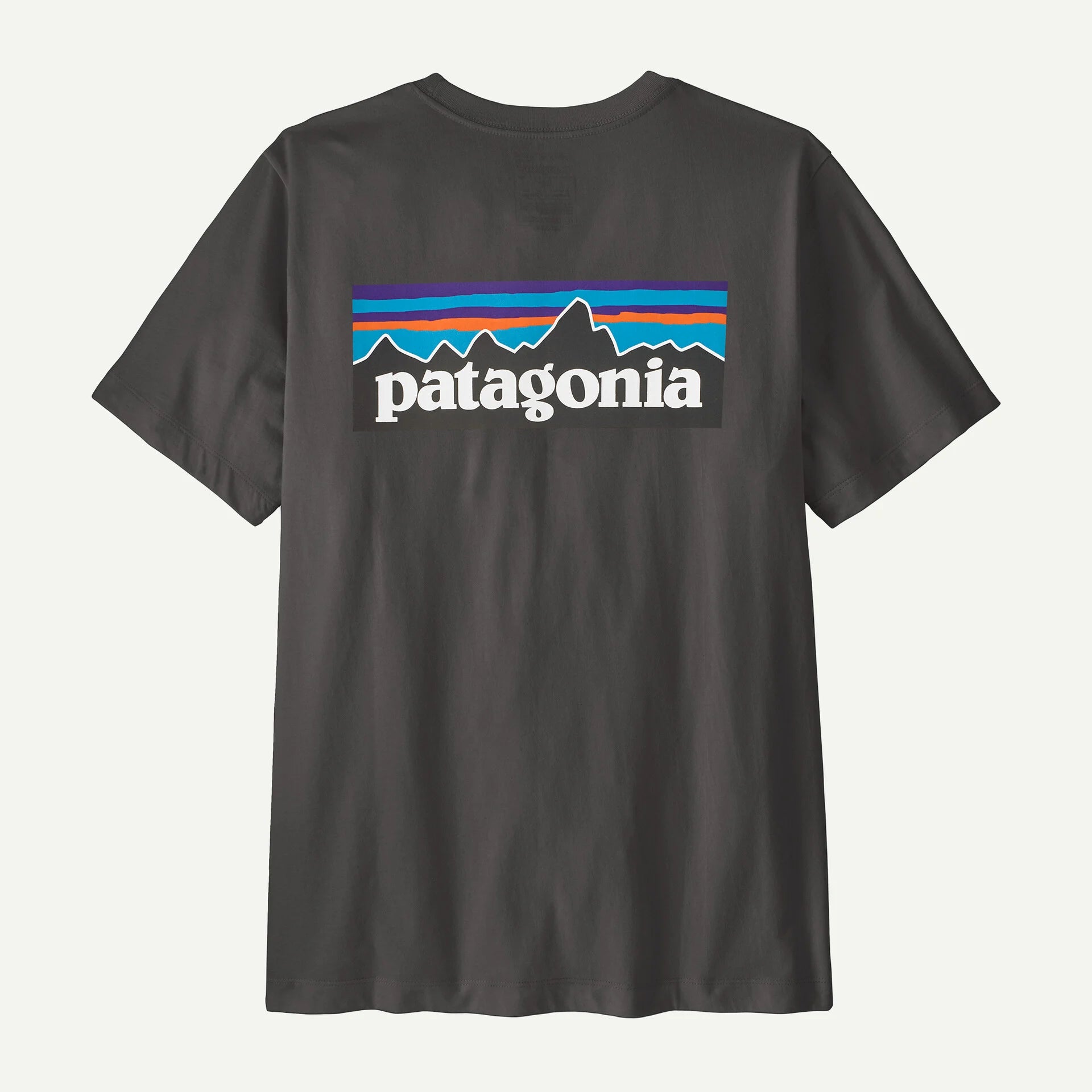Patagonia miesten t-paita M's P-6 Logo T-Shirt, hiilenmusta
