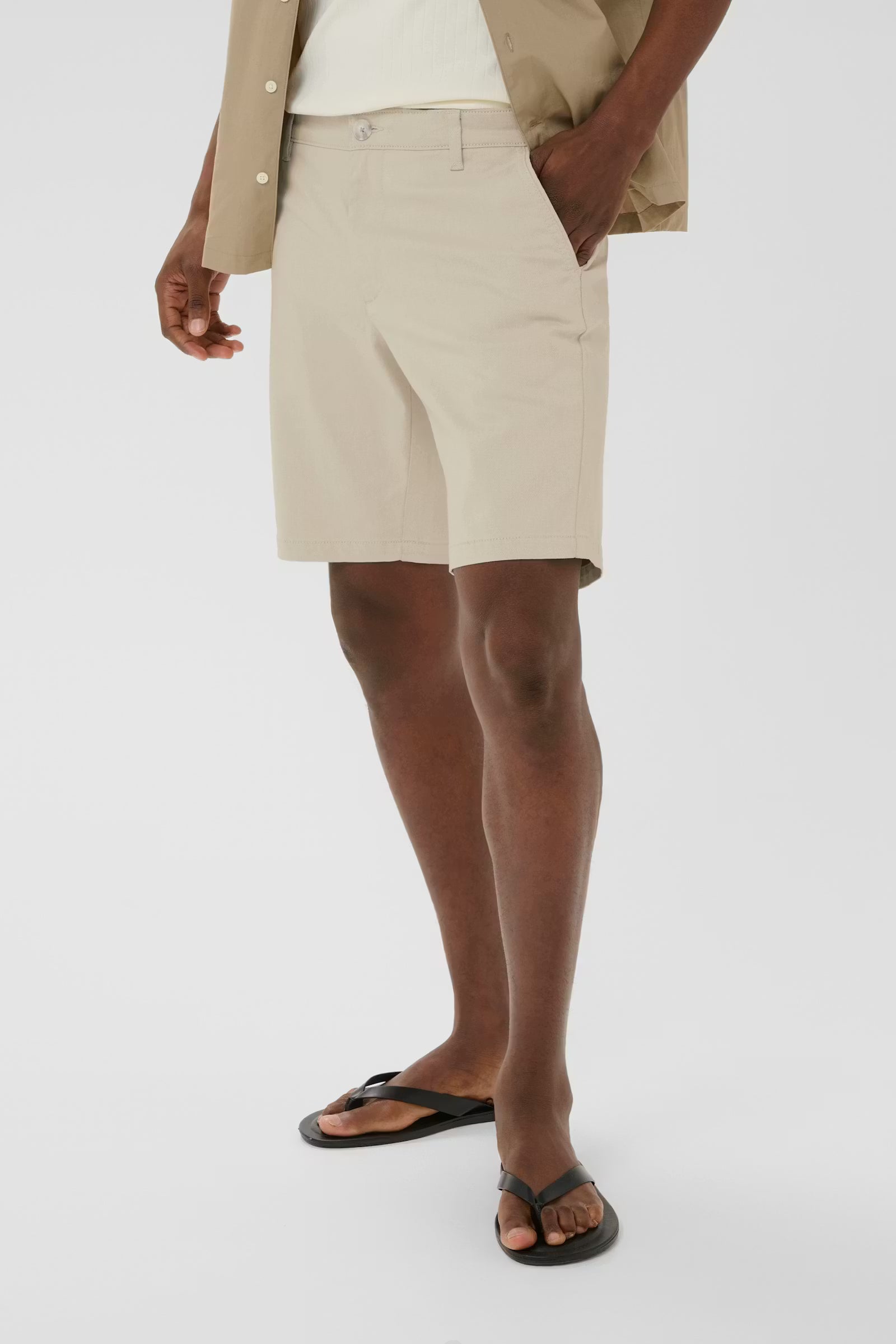 Matinique miesten shortsit Mathomas, Off White