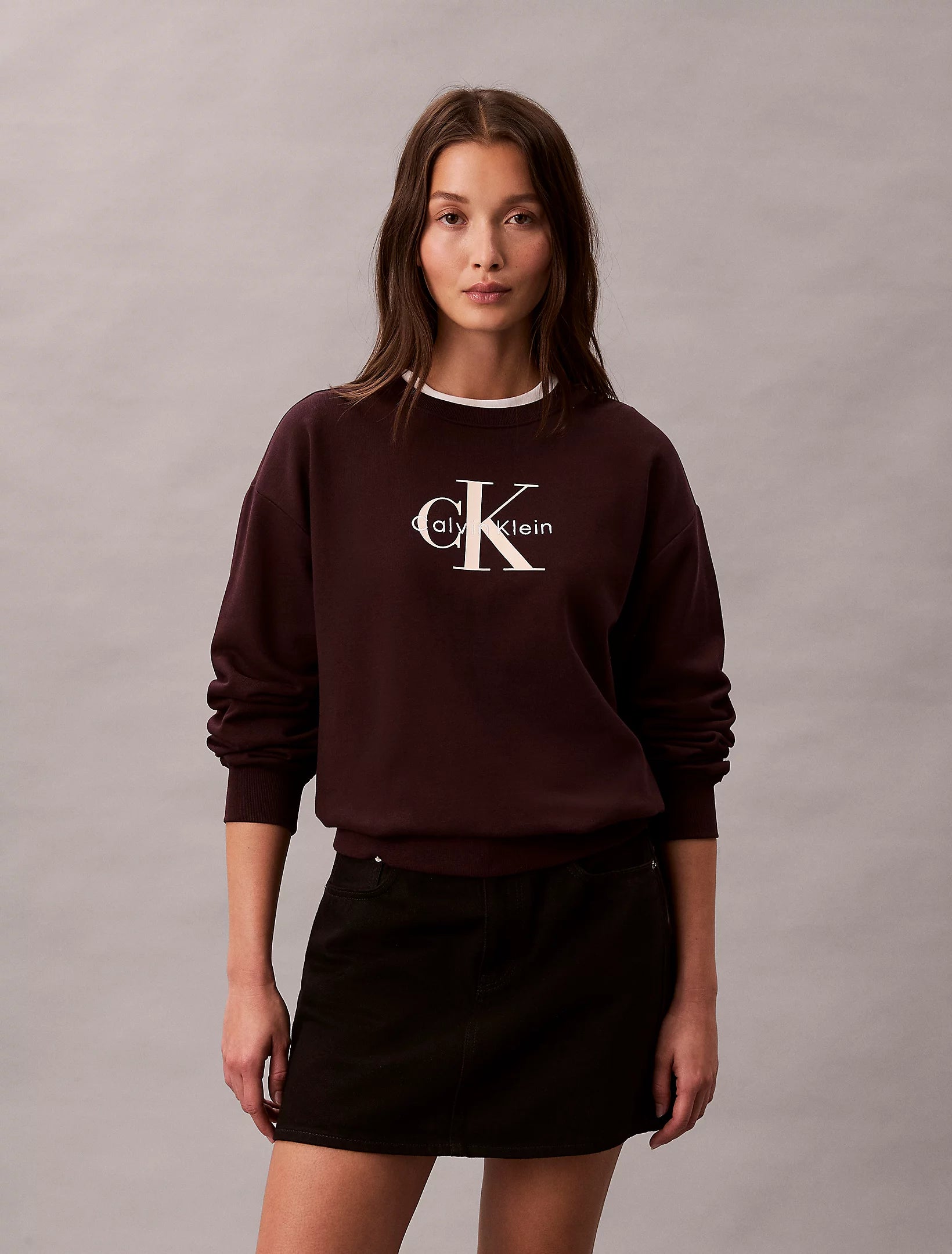 Calvin Klein Jeans naisten collegepaita LS MONOLOGO FRENCH TERRY, tummanruskea