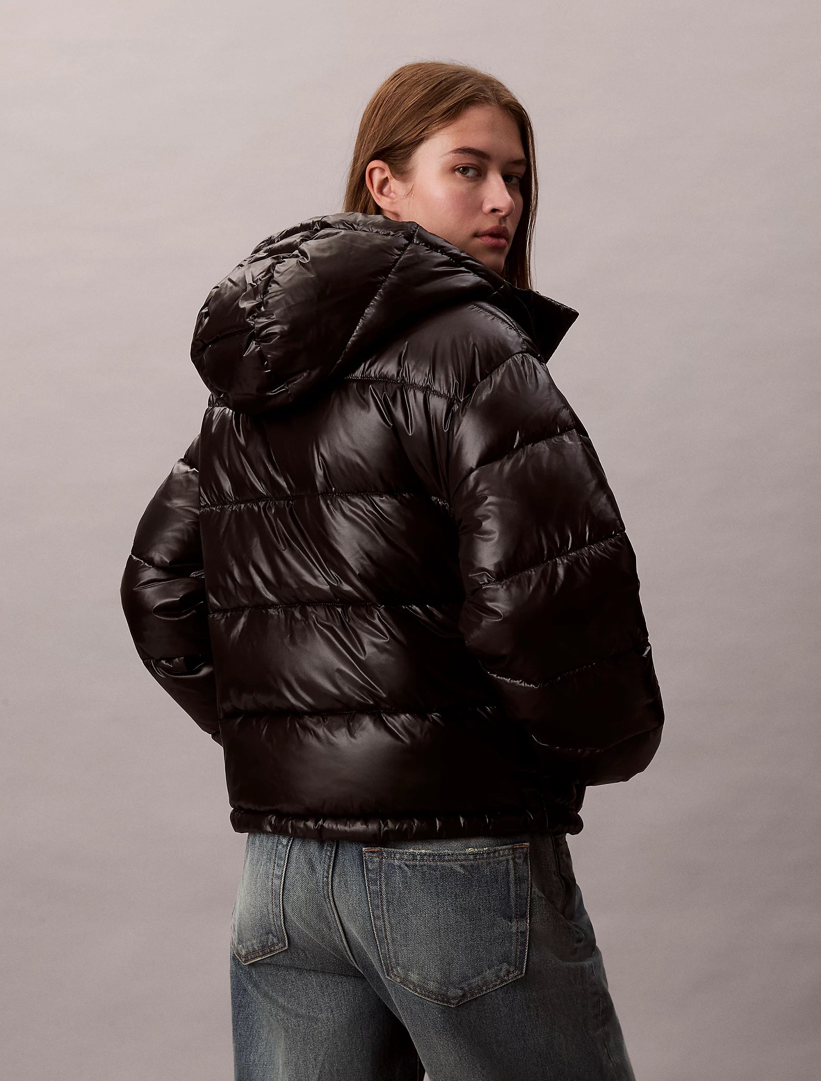 Calvin Klein Jeans naisten talvitakki High Shine Hooded Puffer Jacket, musta