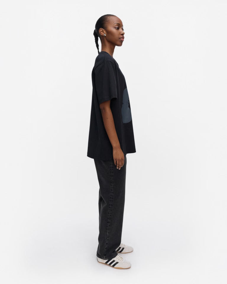 Marimekko unisex t-paita Embla Unikko Placement Kioski, musta kuosi