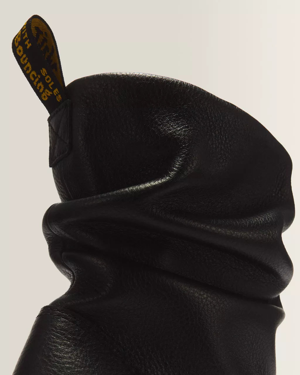 Dr. Martens naisten saappaat Kasey Lo Boot, musta