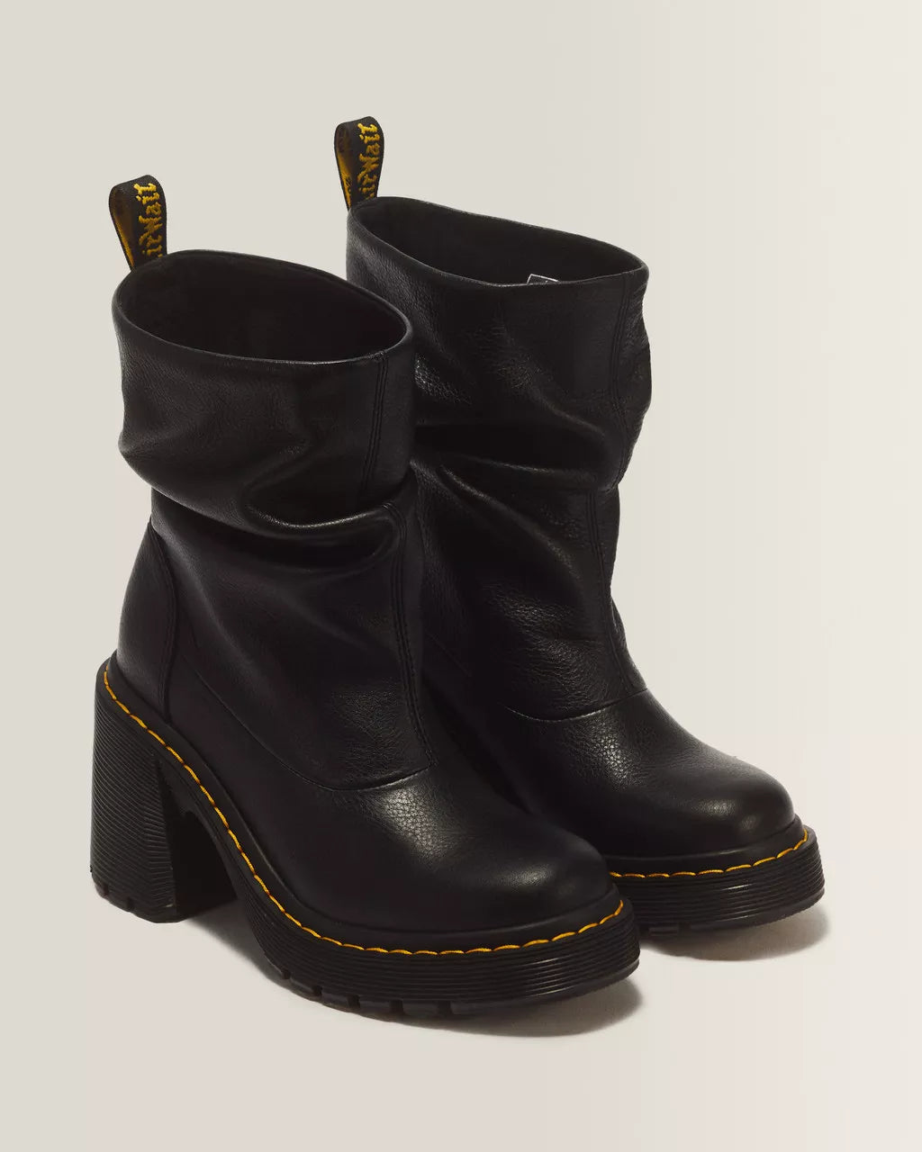 Dr. Martens naisten saappaat Kasey Lo Boot, musta
