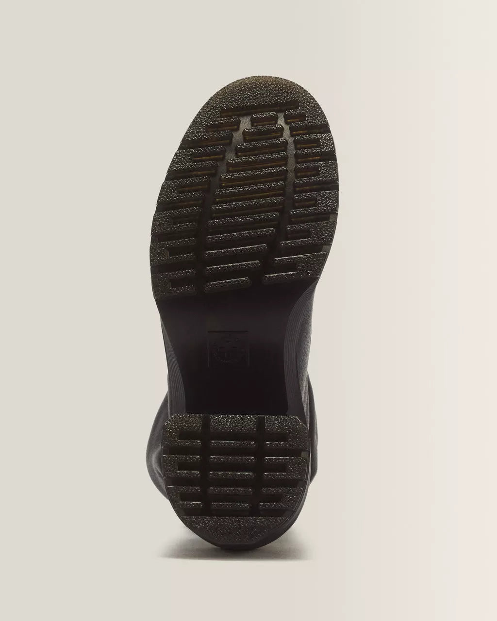 Dr. Martens naisten saappaat Kasey Lo Boot, musta