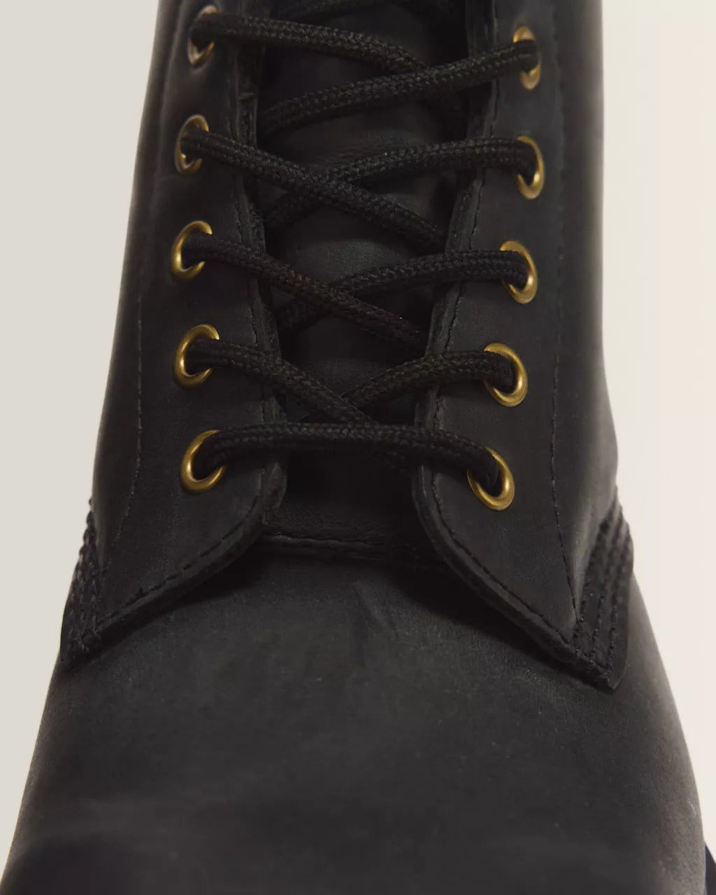 Dr. Martens miesten maiharit 1460 Faux Fur Lined Crazy Horse Leather Boots, musta