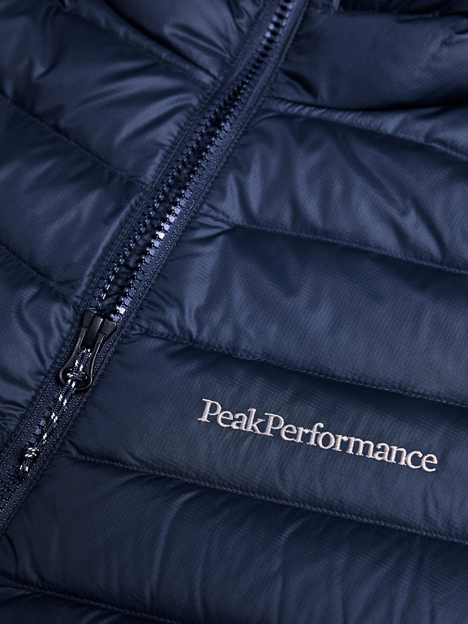 K M FROST DOWN HOOD JACKET TUMMANSININEN
