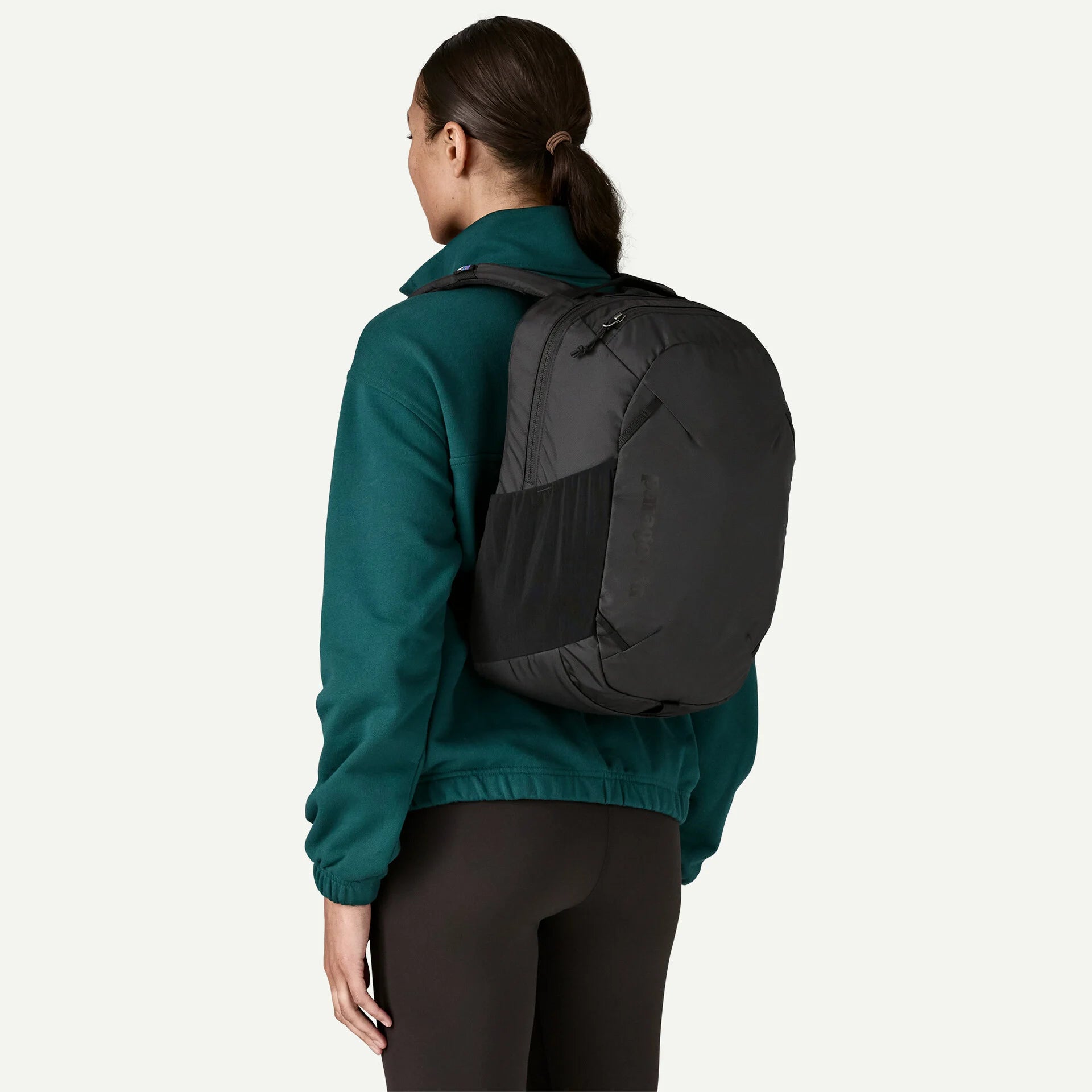 Patagonia reppu Atom Daypack 24L, musta