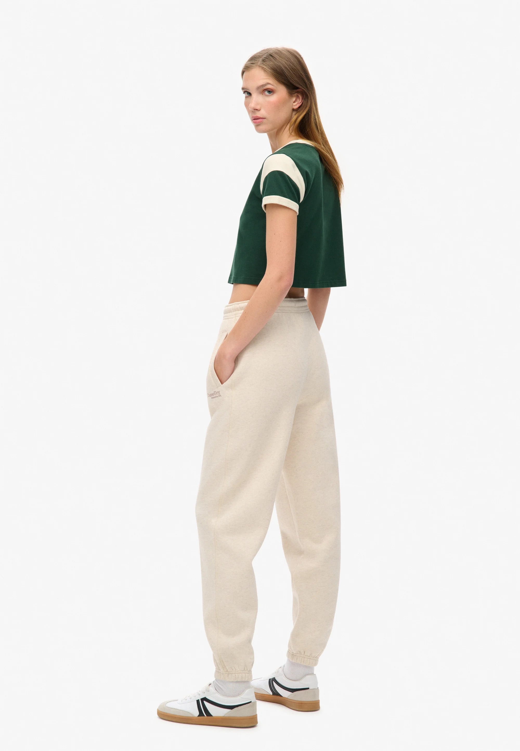 Superdry naisten collegehousut, Essential Logo Jogger Hb Hiekka