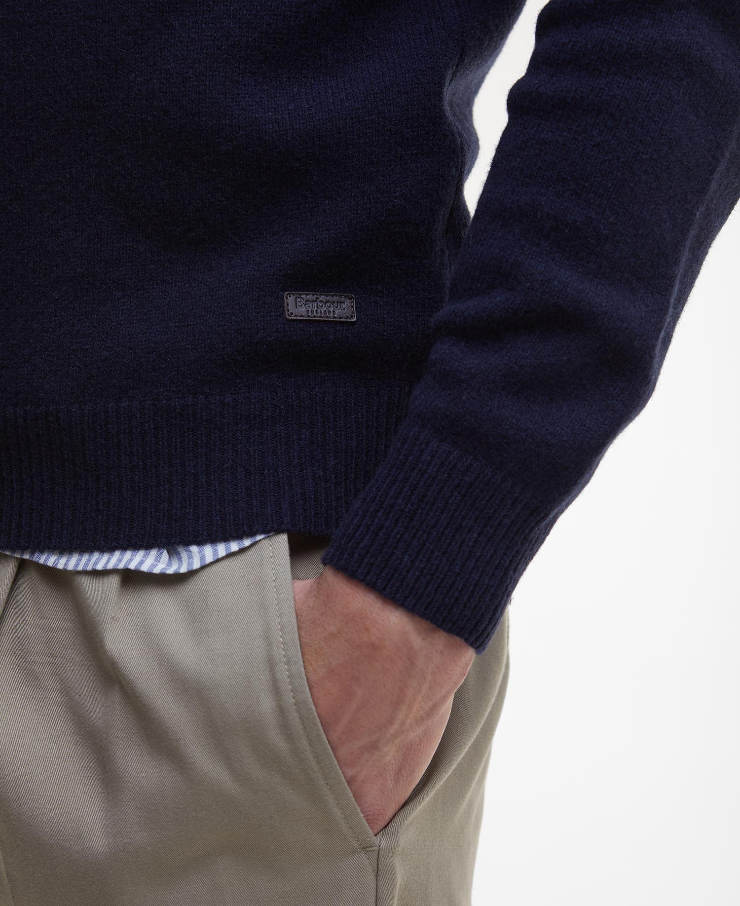 Barbour Essential Patch Crew TUMMANSININEN