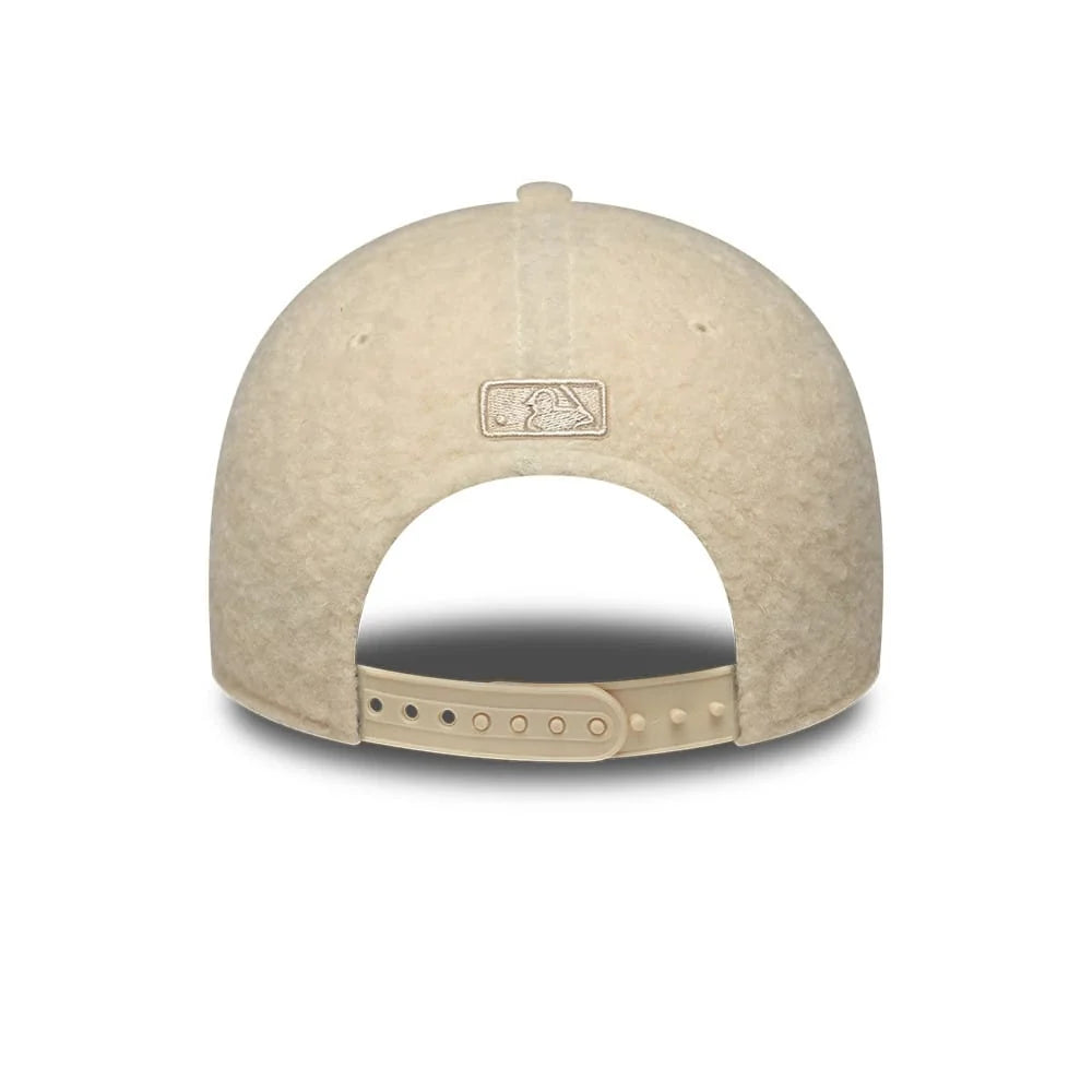 New Era naisten lippis Winter Borg 9FORTY M-Crown LA Dodgers, luonnonvalkoinen