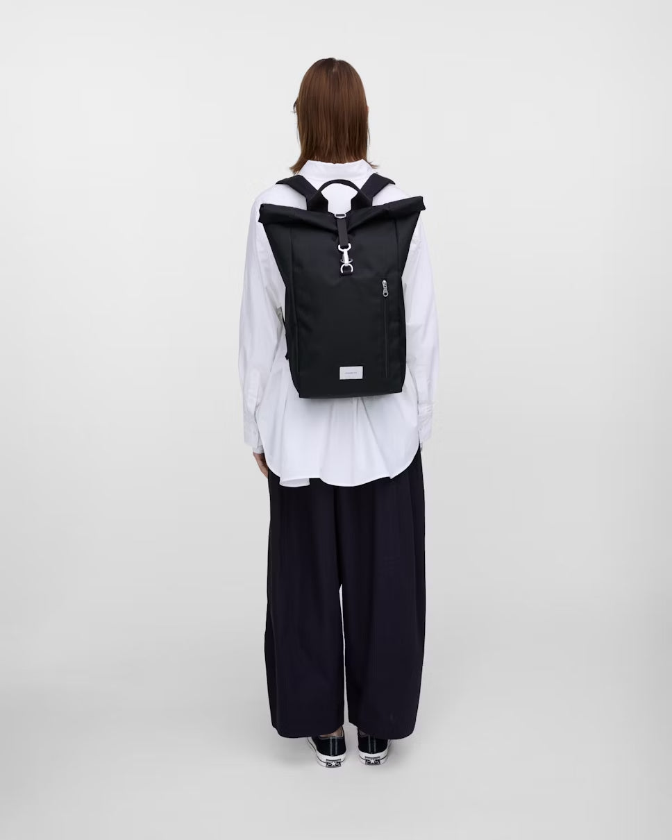 Sandqvist reppu, GROUND ROLLTOP BACKPACK L Musta
