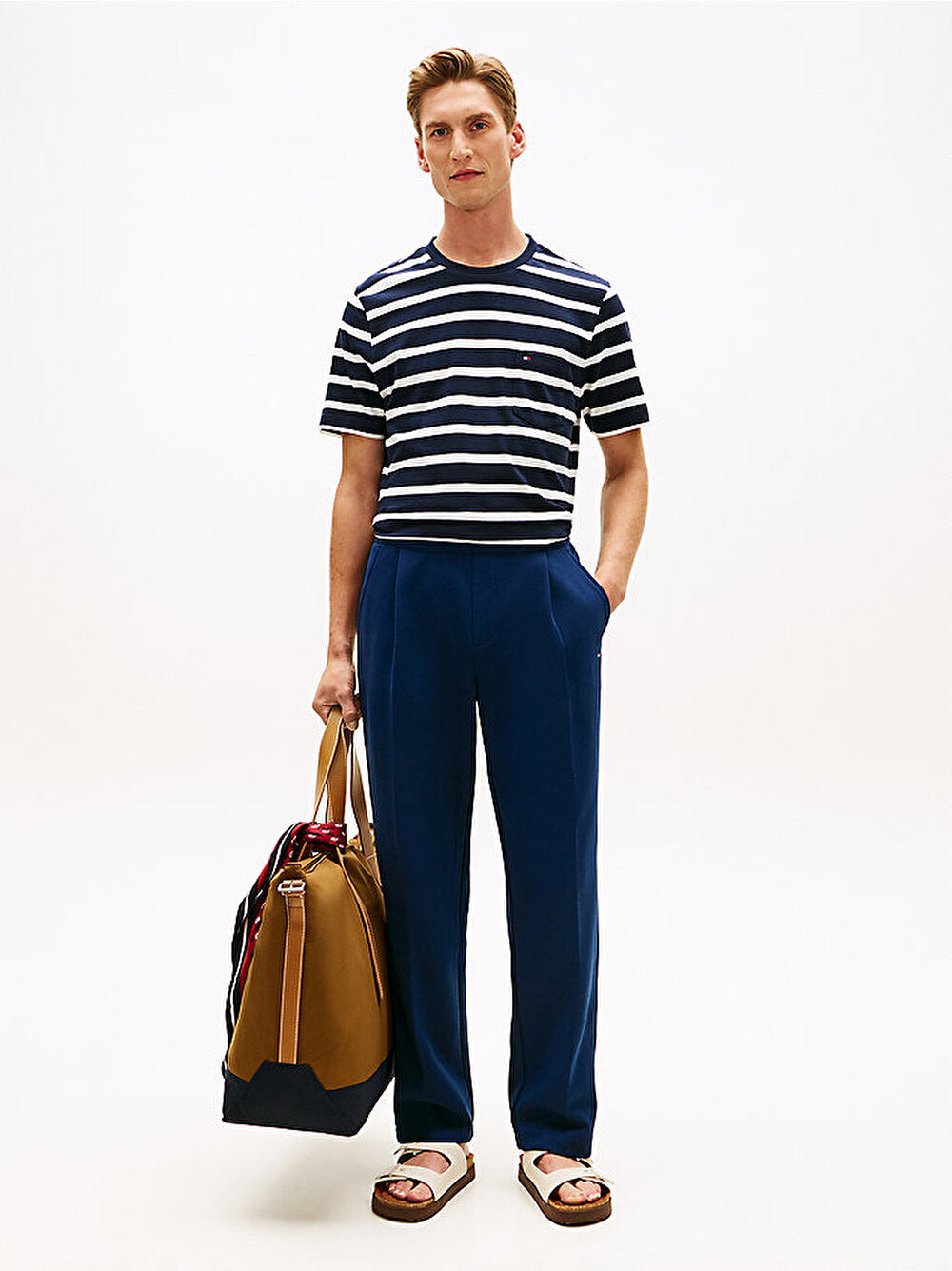 Tommy Hilfiger miesten t-paita Essential Regular Fit Stripe Pocket Tee, raidallinen sininen
