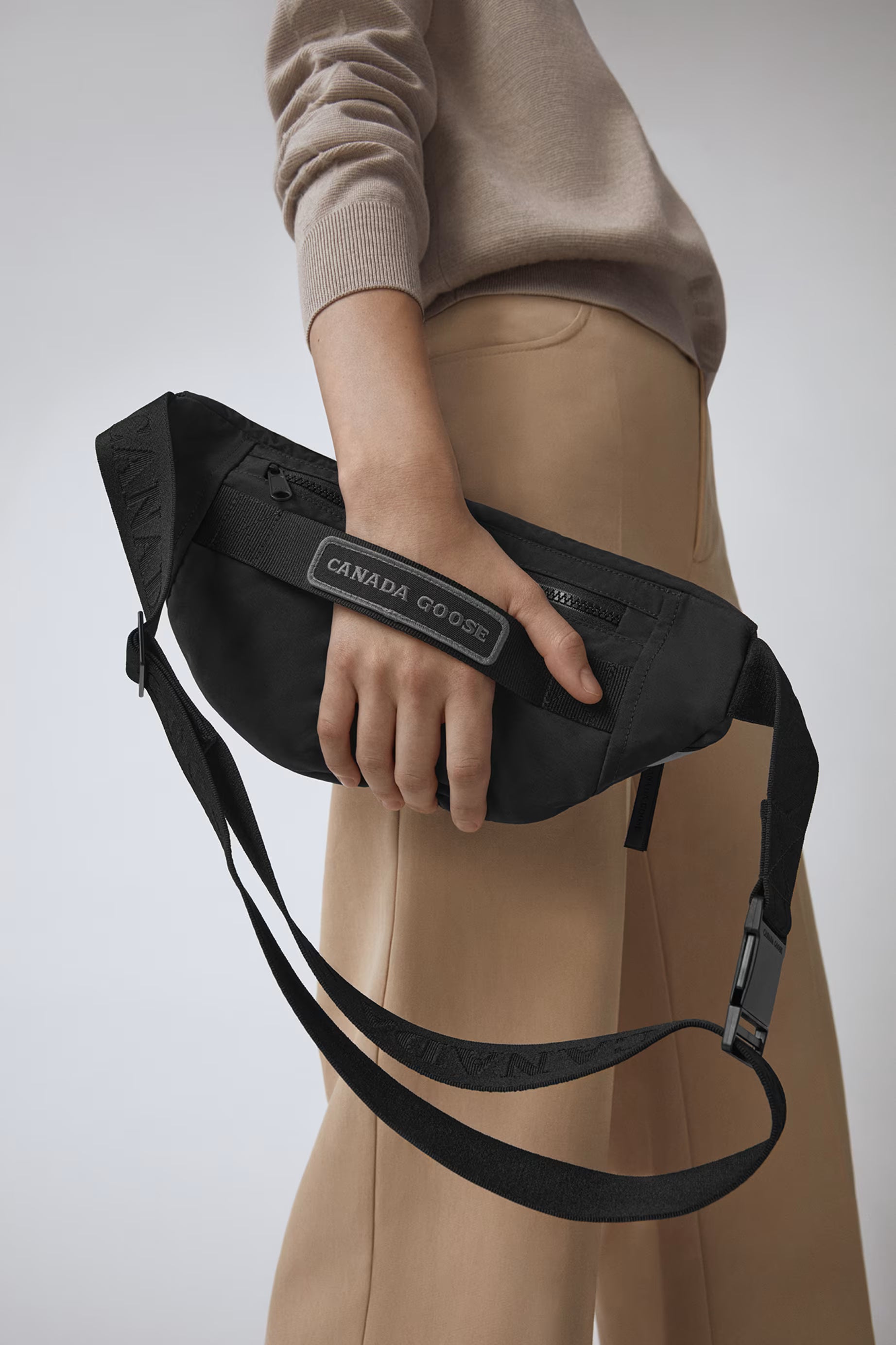 Canada Goose Unisex vyökaukku Waist Bag Black Disc, musta