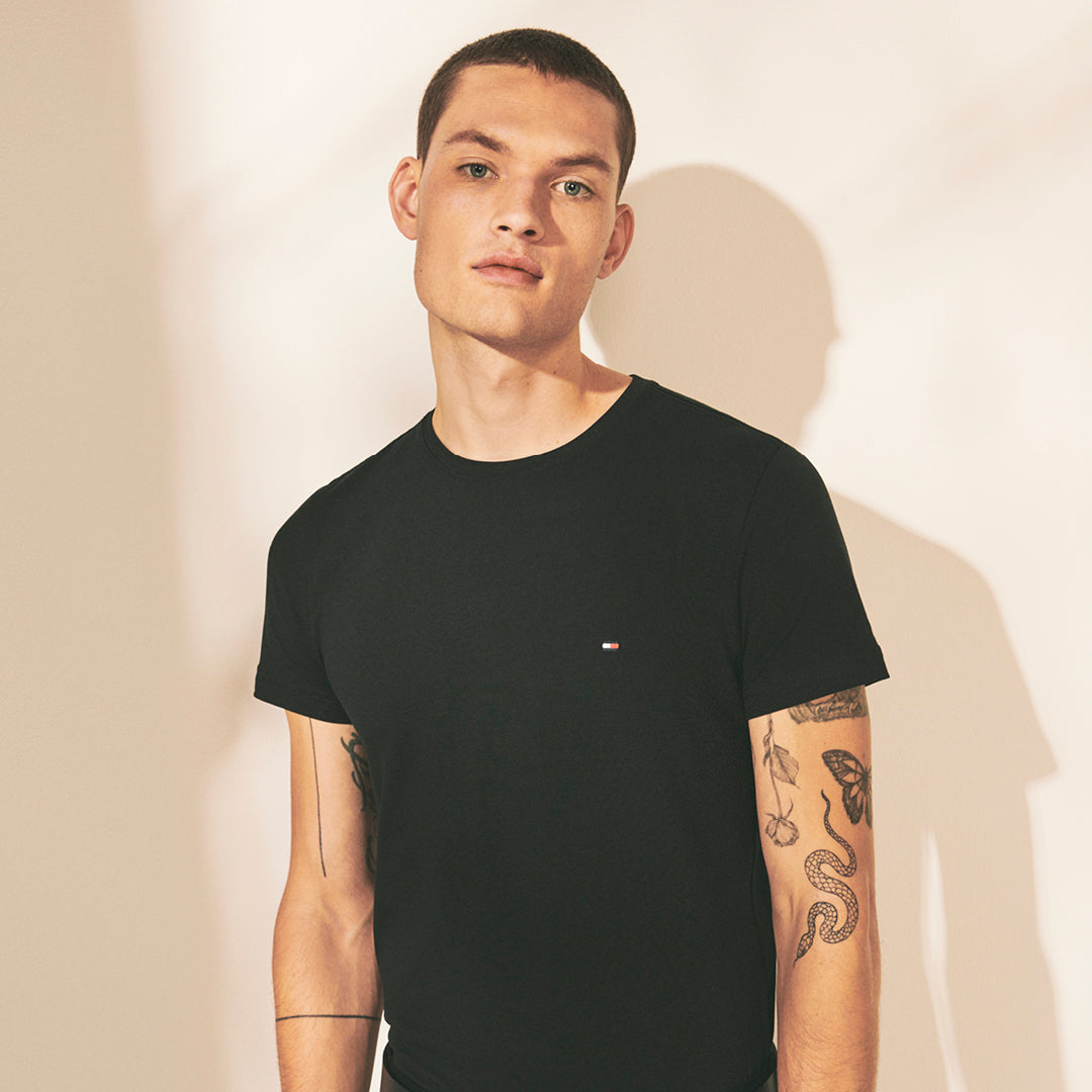 Tommy Hilfiger Miesten T-paita, Core Stretch Slim Musta