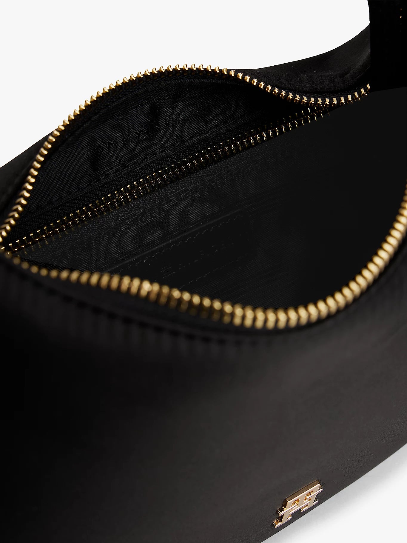 Tommy Hilfiger naisten laukku TH BRIGHT BRACELET HOBO SATIN, musta