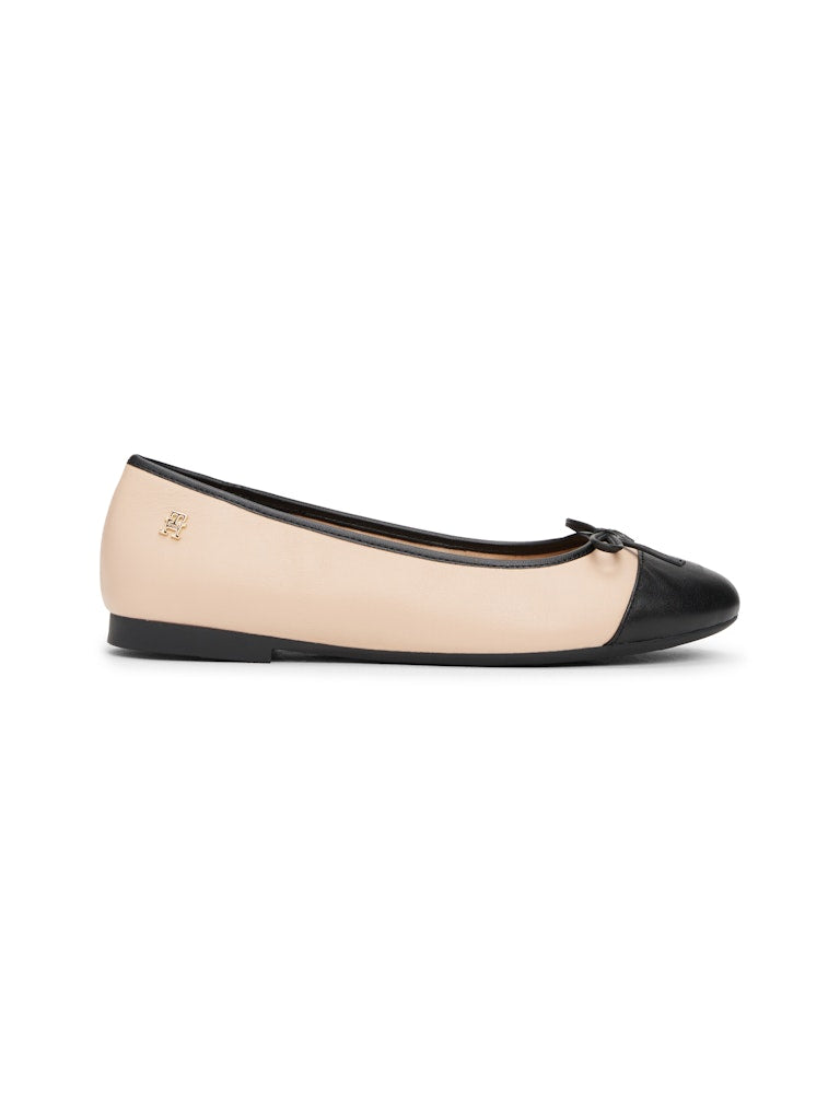 Tommy Hilfiger naisten balleriinat, TOE CAP LEATHER BALLERINA Beige Kuosi