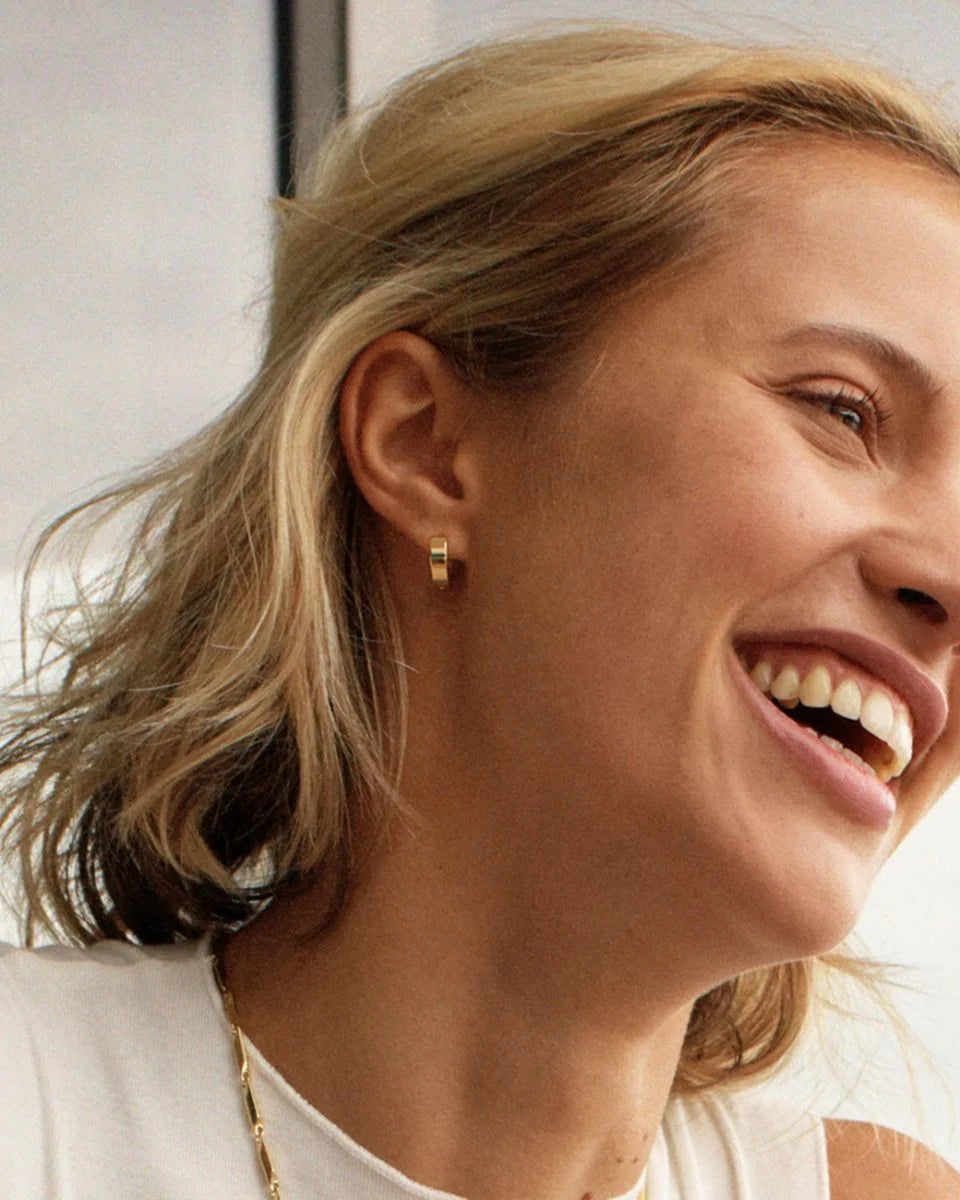 Edblad korvakorut Fave Hoops Gold, Gold pleated