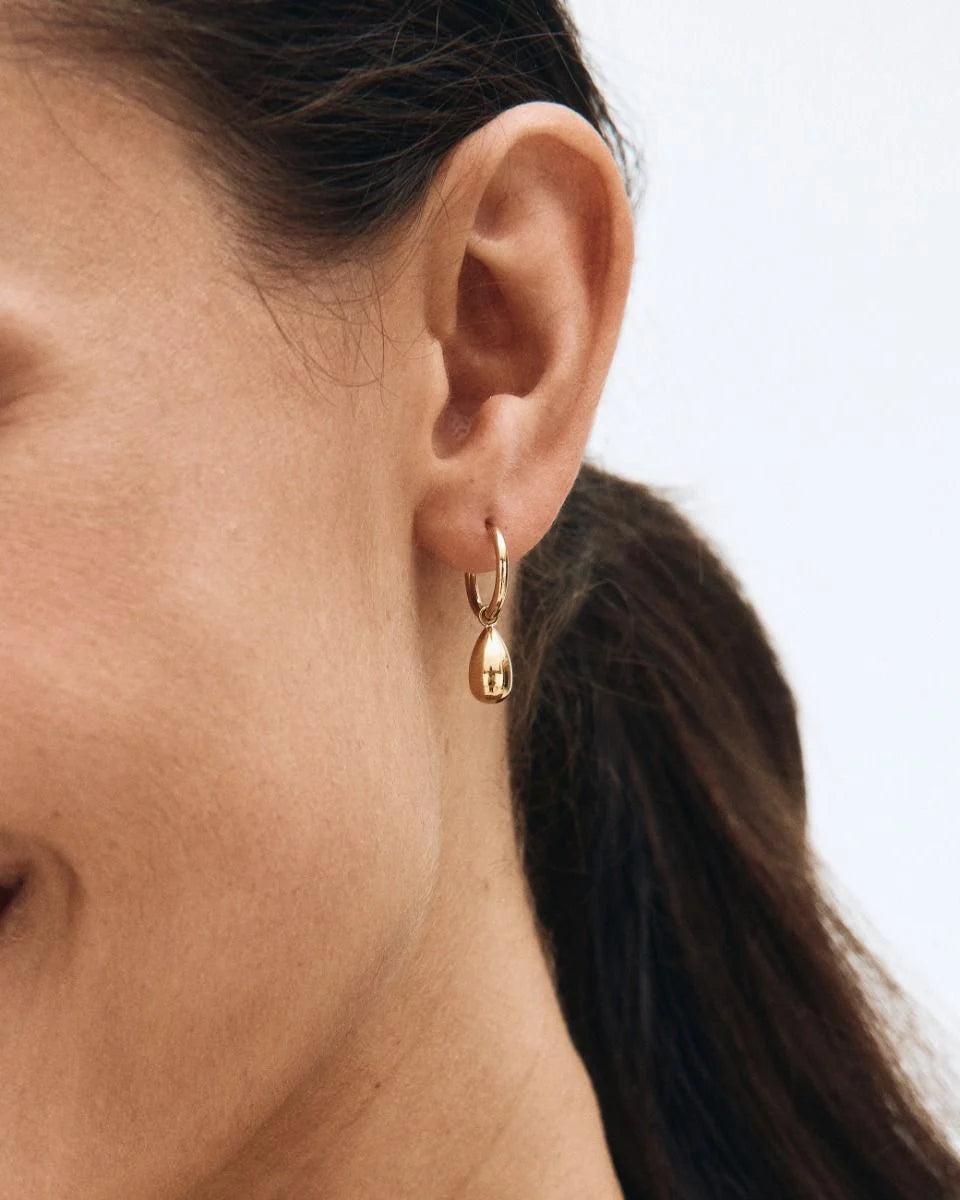 Edblad korvakorut Drop Mini Hoops, Gold pleated