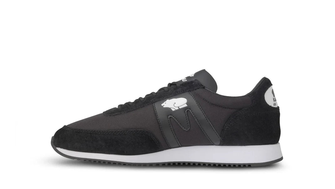 Karhu Albatross 82 Sneaker, musta