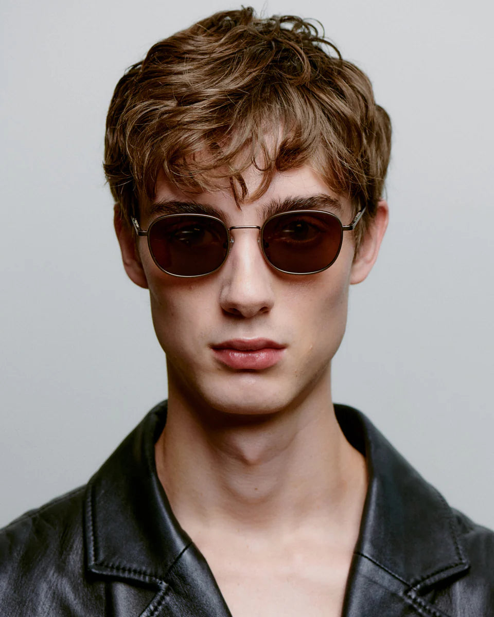 A.Kjaerbede unisex aurinkolasit Hello, tummanruskea