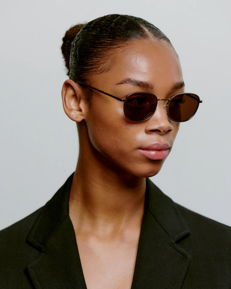 A.Kjaerbede unisex aurinkolasit Hello, tummanruskea