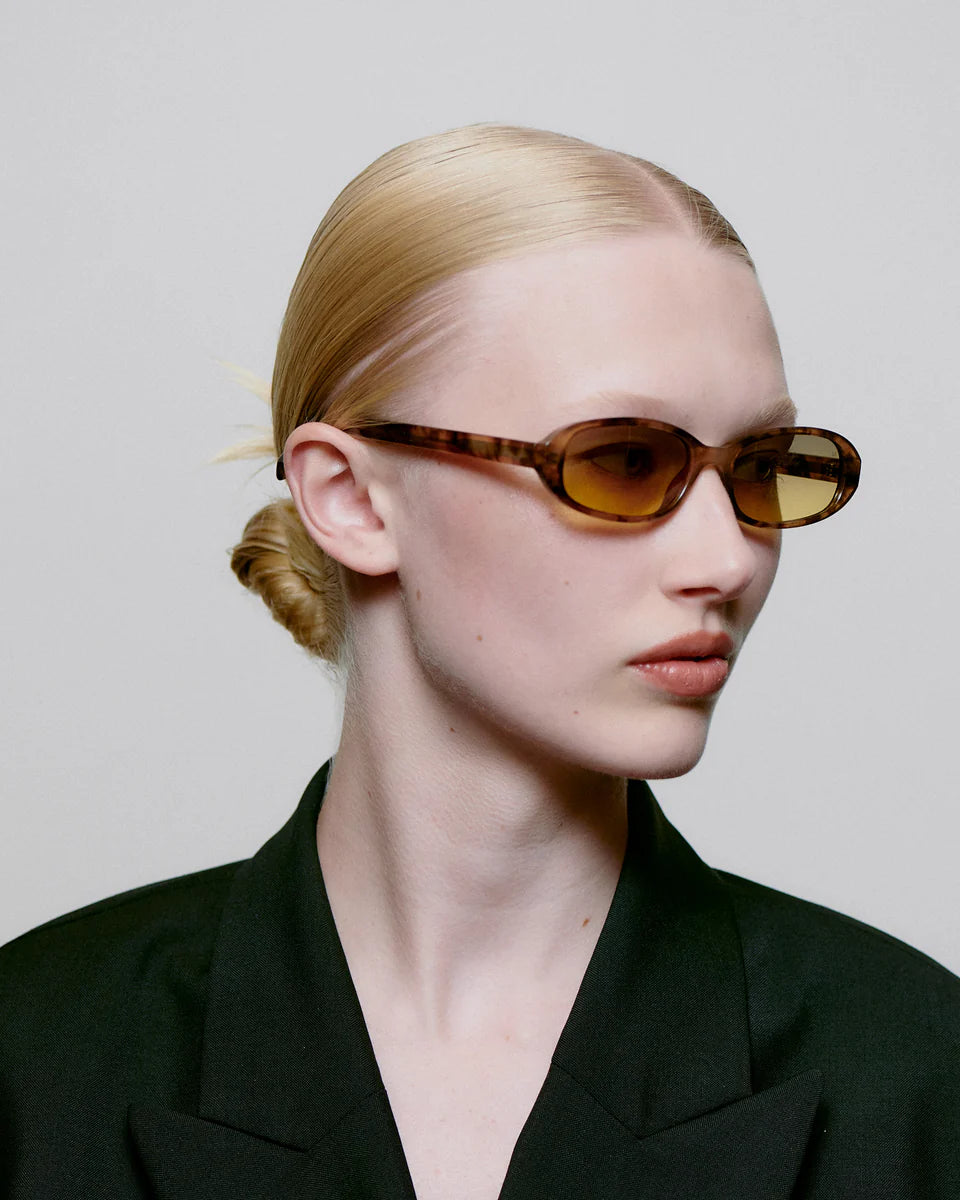 A.Kjaerbede aurinkolasit Macy, ruskea kuosillinen