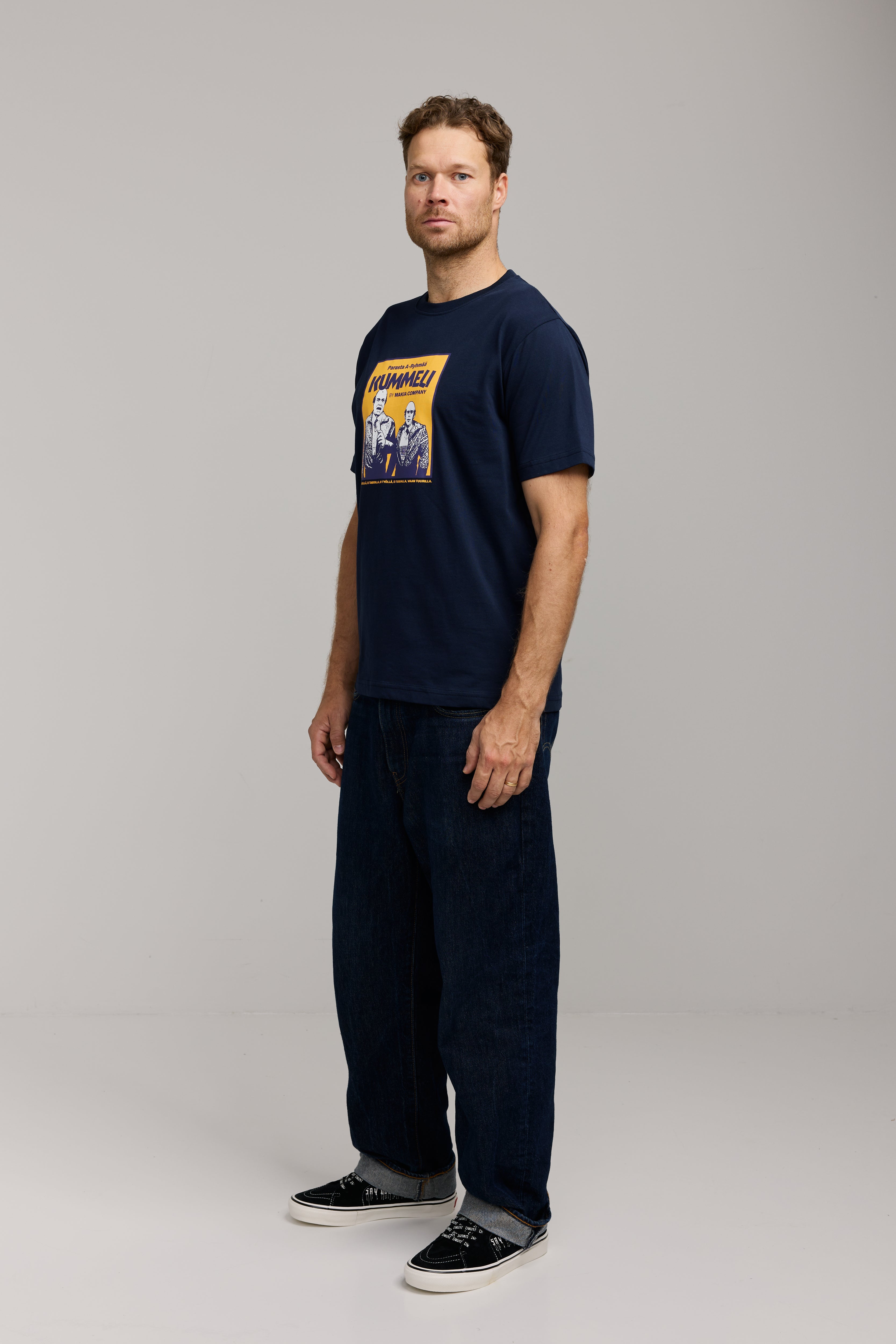 Makia Kummeli A-Ryhmä T-shirt, tummansininen