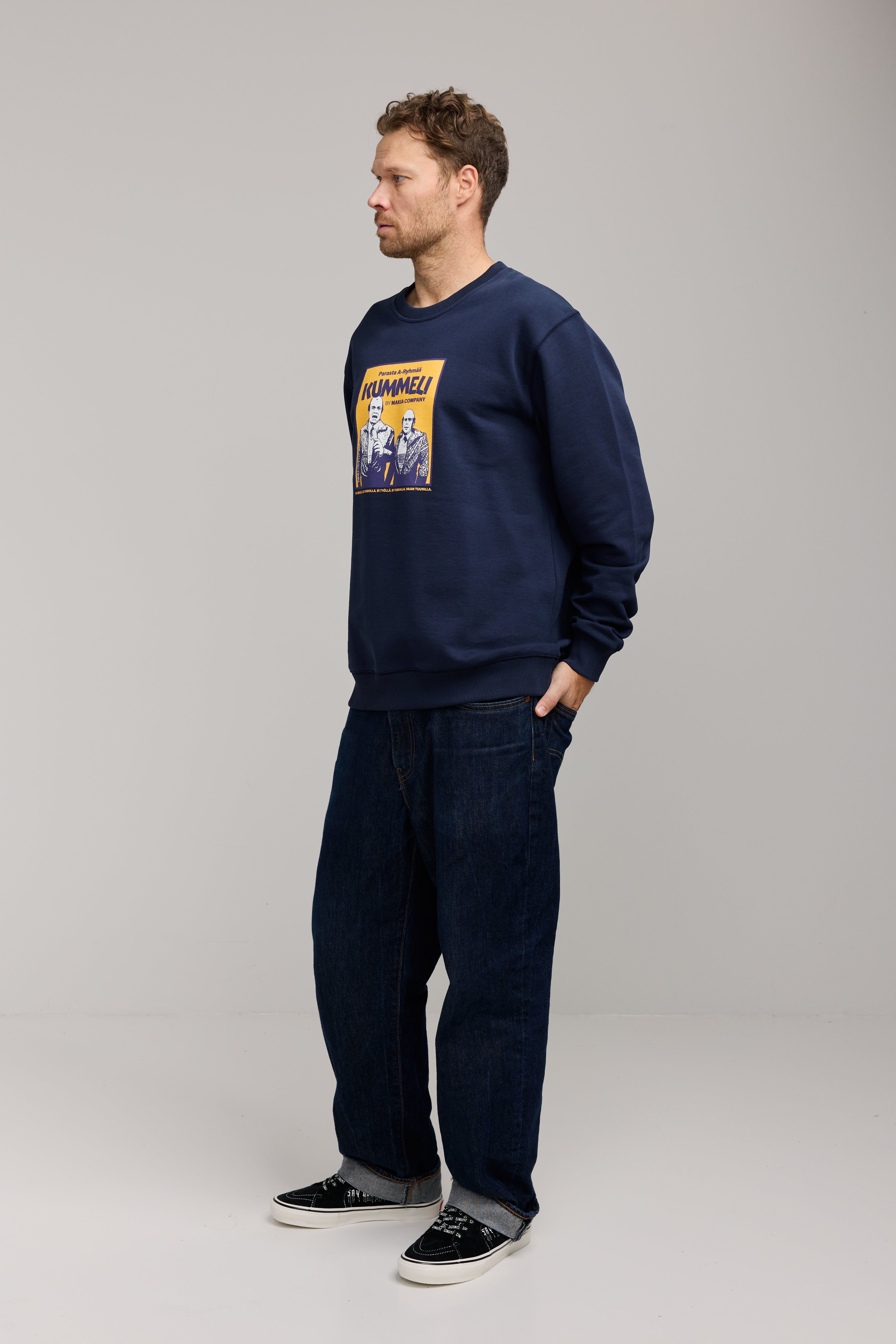 Makia Kummeli A-ryhmä Sweatshirt, tummansininen