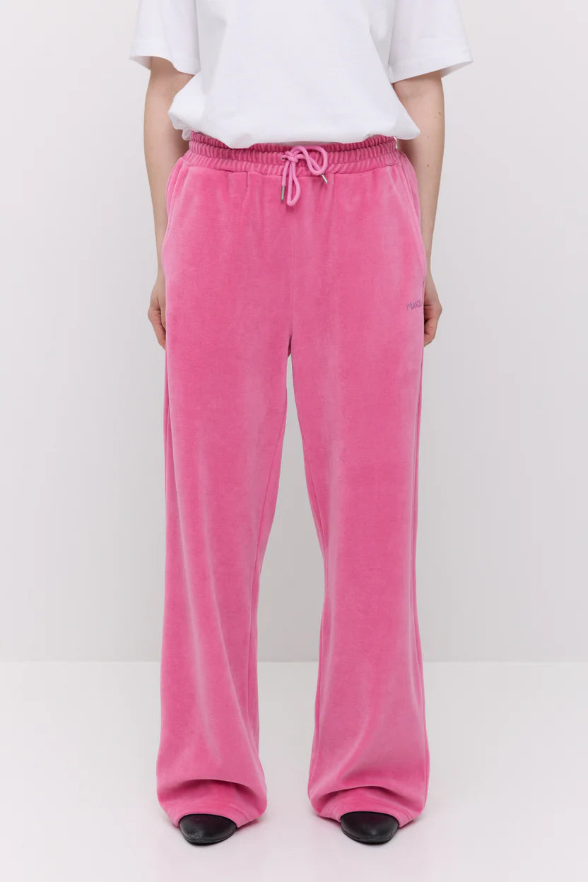 Makia x Nylon Beat collegehousut Nylon Trousers, vaaleanpunainen