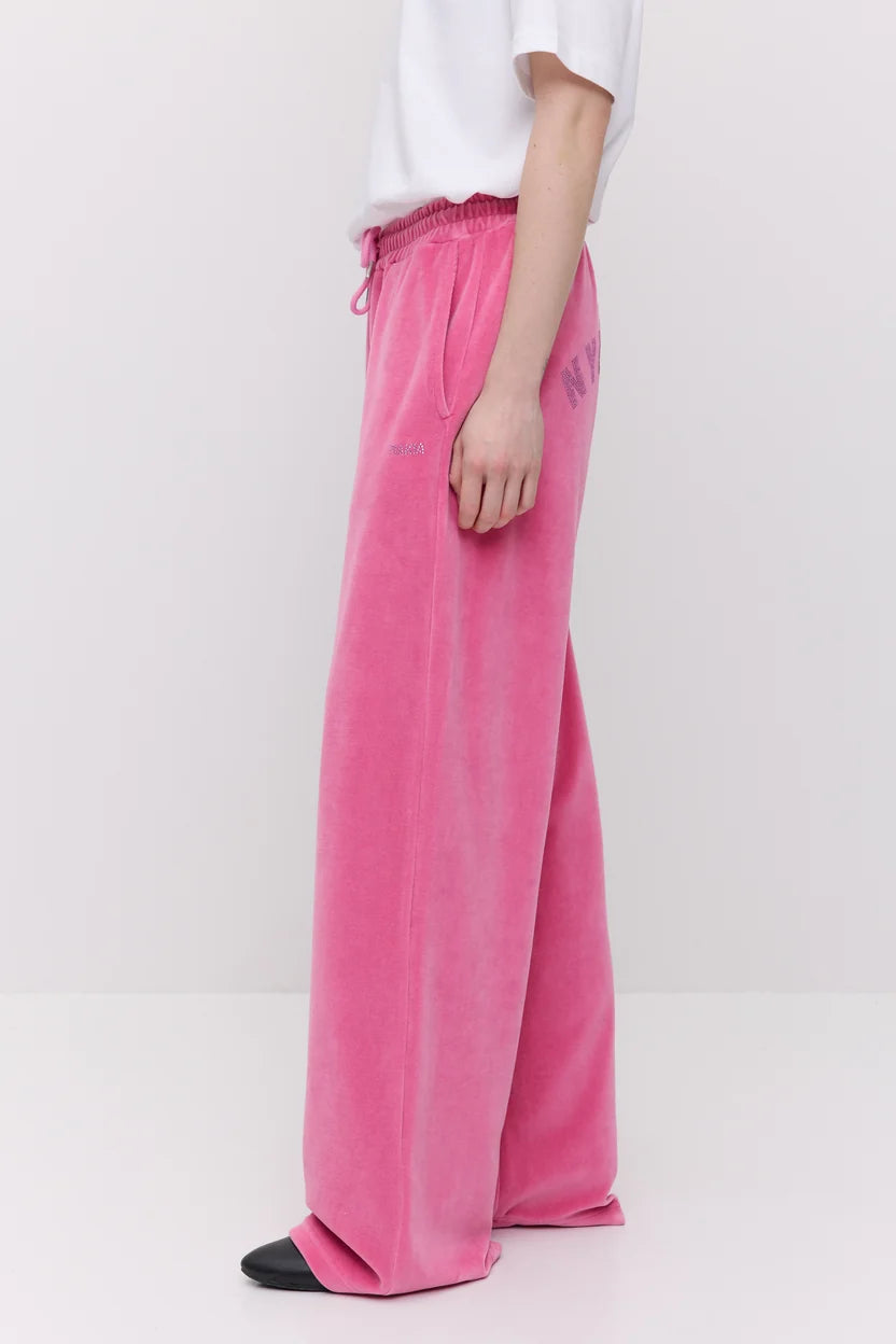 Makia x Nylon Beat collegehousut Nylon Trousers, vaaleanpunainen
