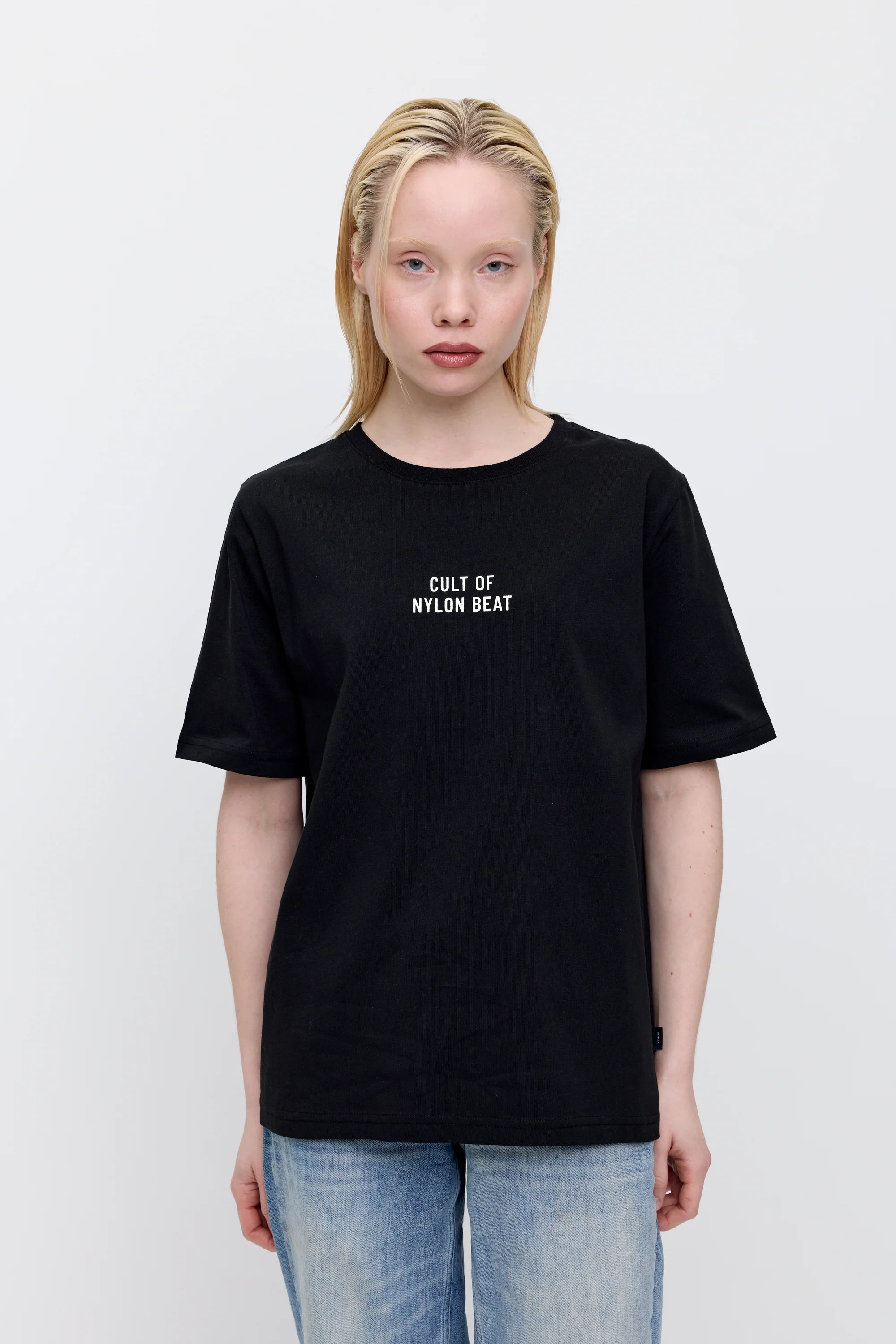 Makia x Nylon Beat t-paita Cult T-shirt, musta