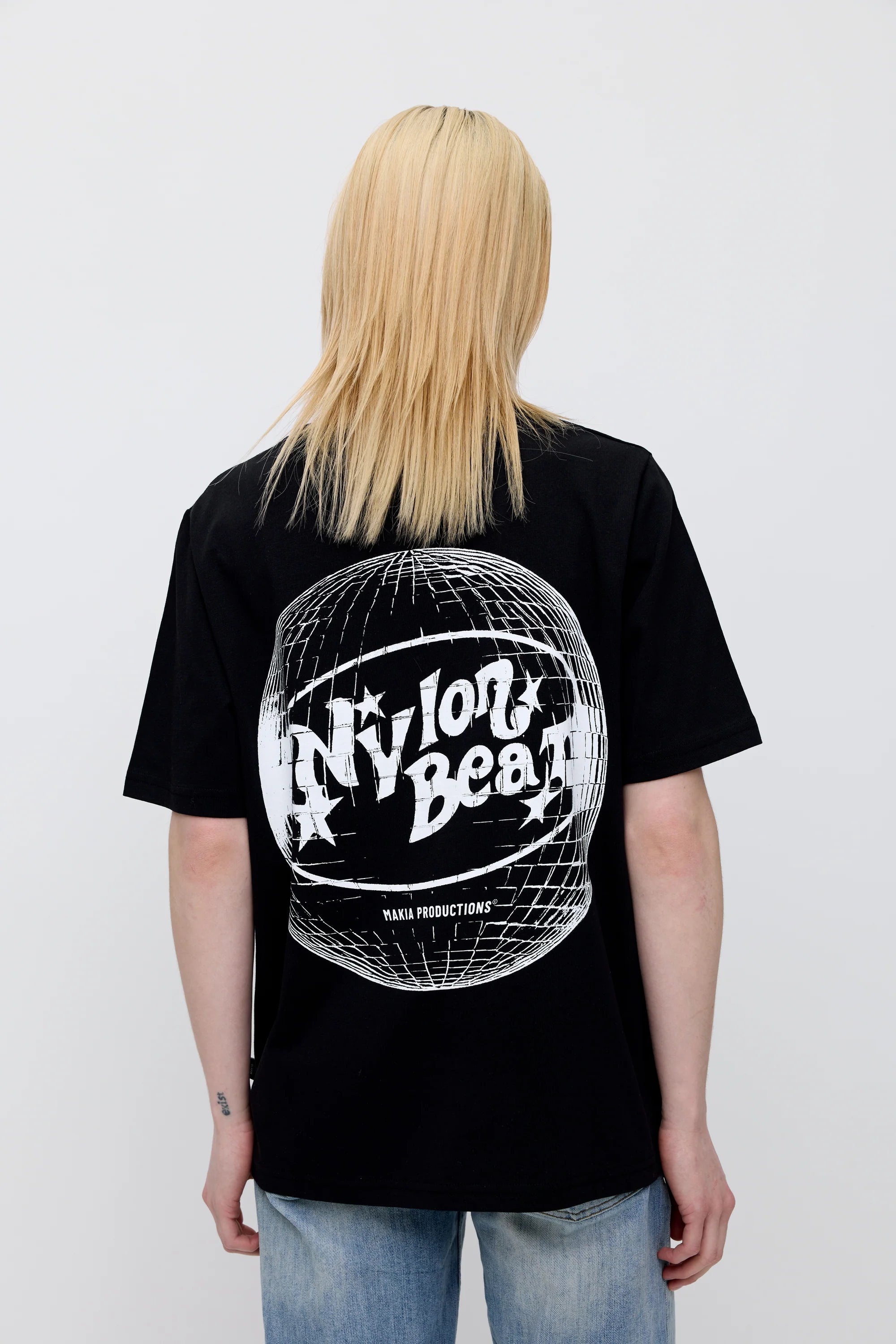 Makia x Nylon Beat t-paita Cult T-shirt, musta