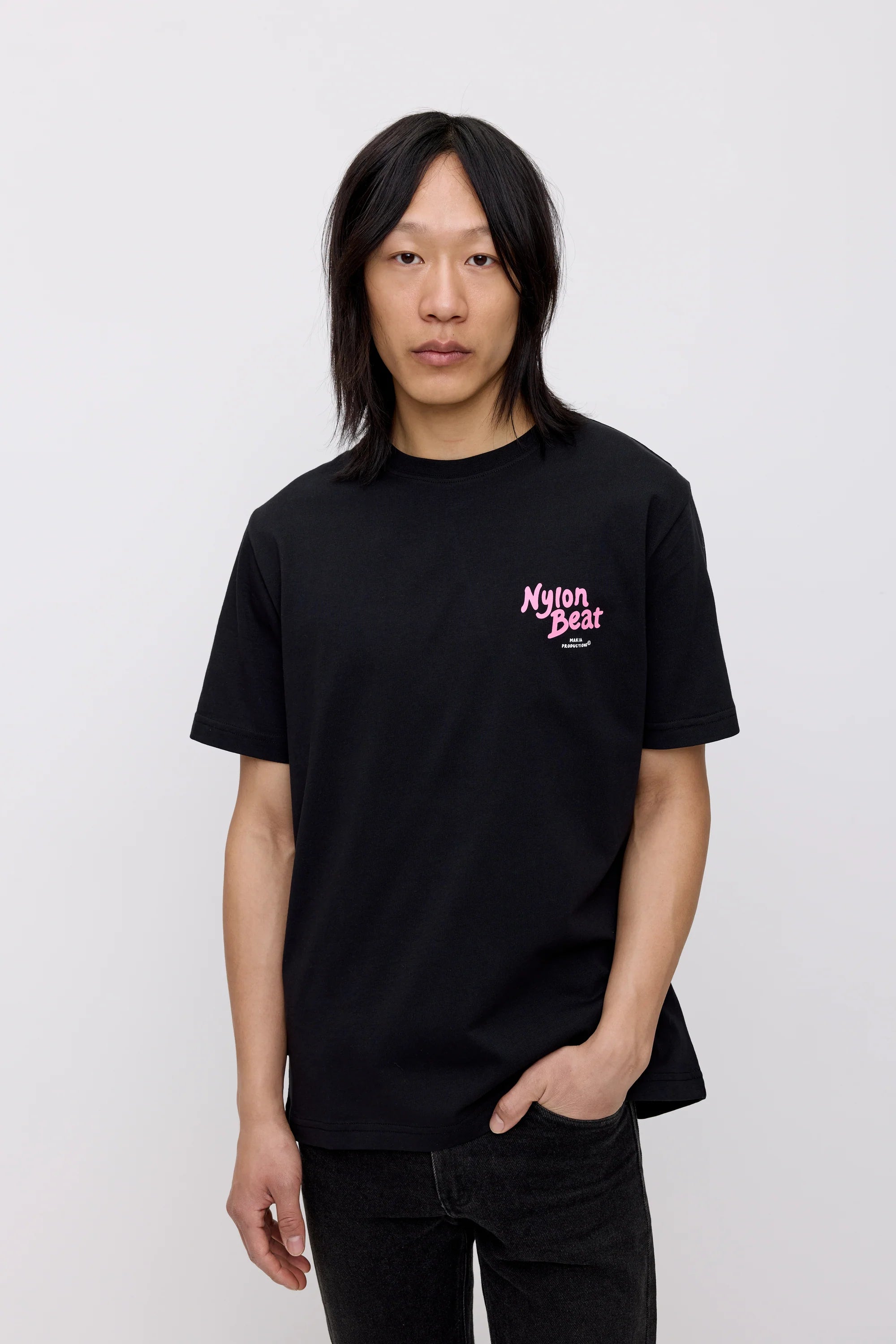 Makia x Nylon Beat t-paita Listen to T-shirt, musta