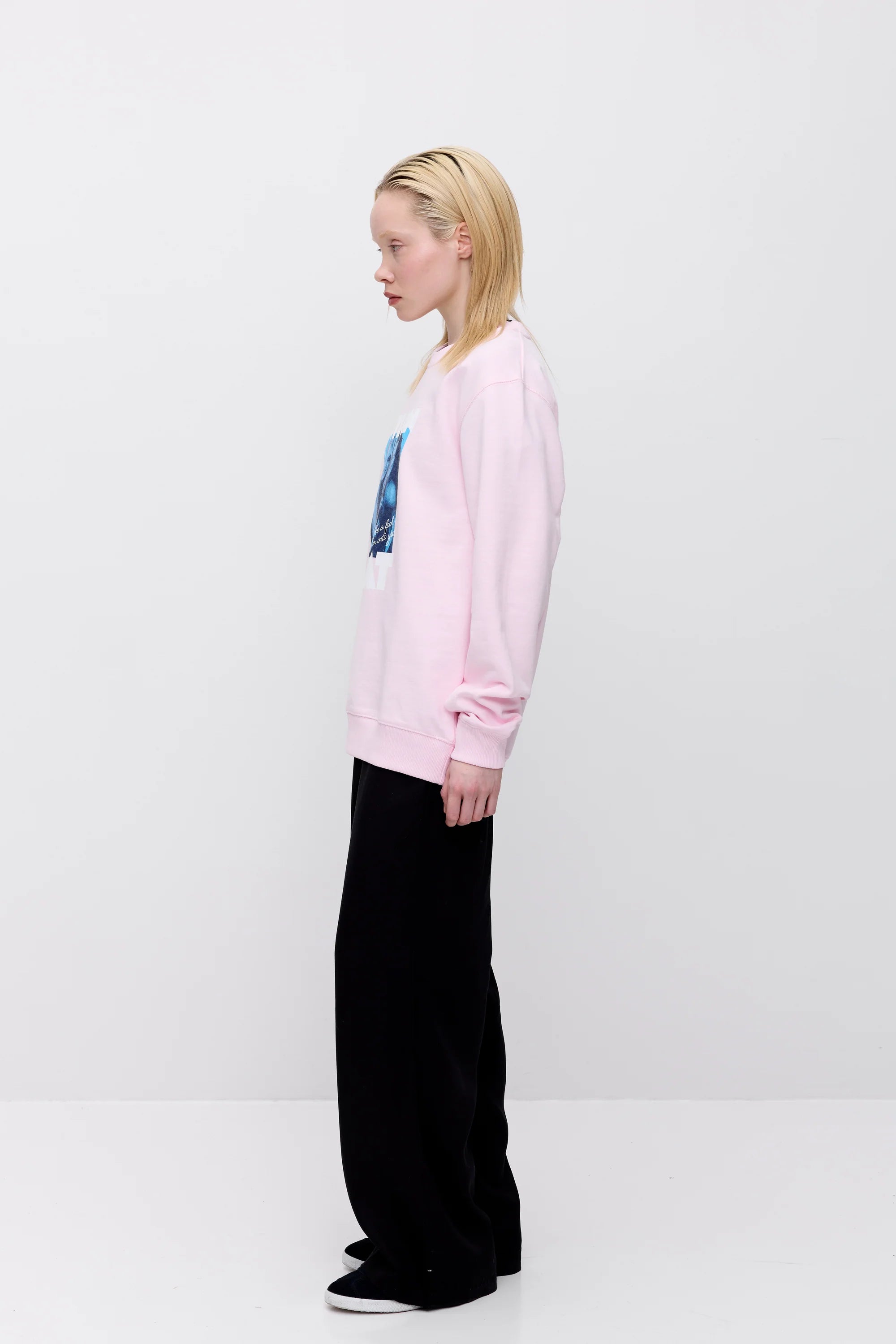 Makia x Nylon Beat collegepaita Like a Fool Sweatshirt, vaaleanpunainen