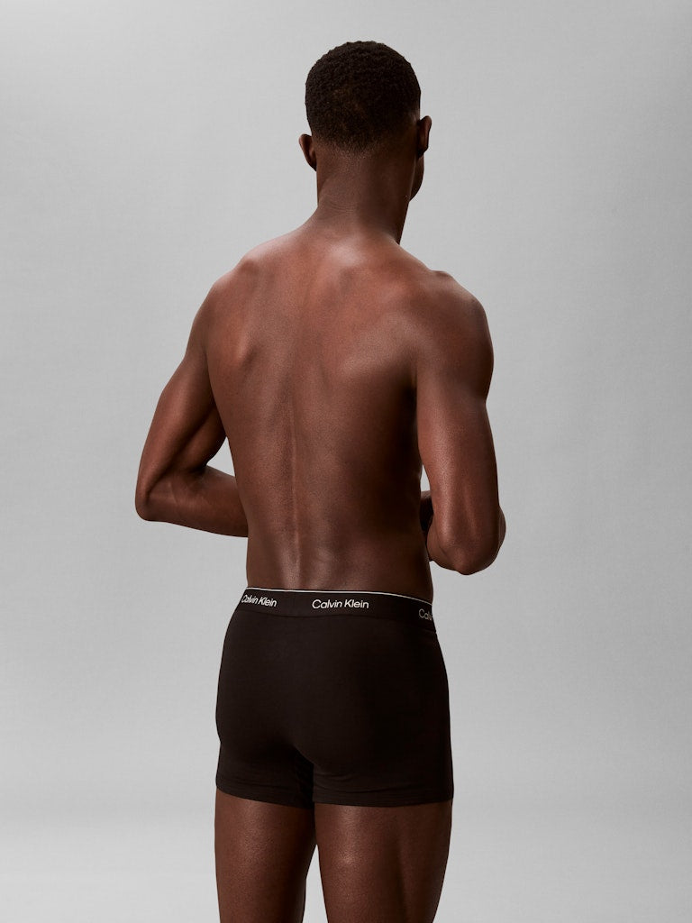 Calvin Klein miesten bokserit Relaxed Fit Trunk 3 Pack, musta