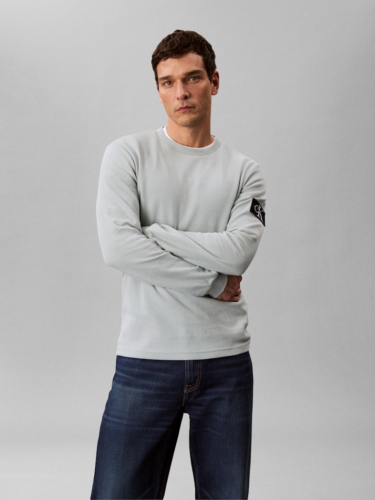 Calvin Klein Jeans miesten pitkähihainen paita Badge Waffle Tee, harmaa