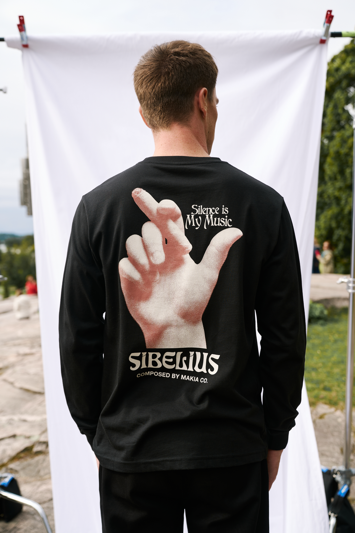 Makia x Sibelius miesten pitkähihainen paita Sibelius Silence, musta