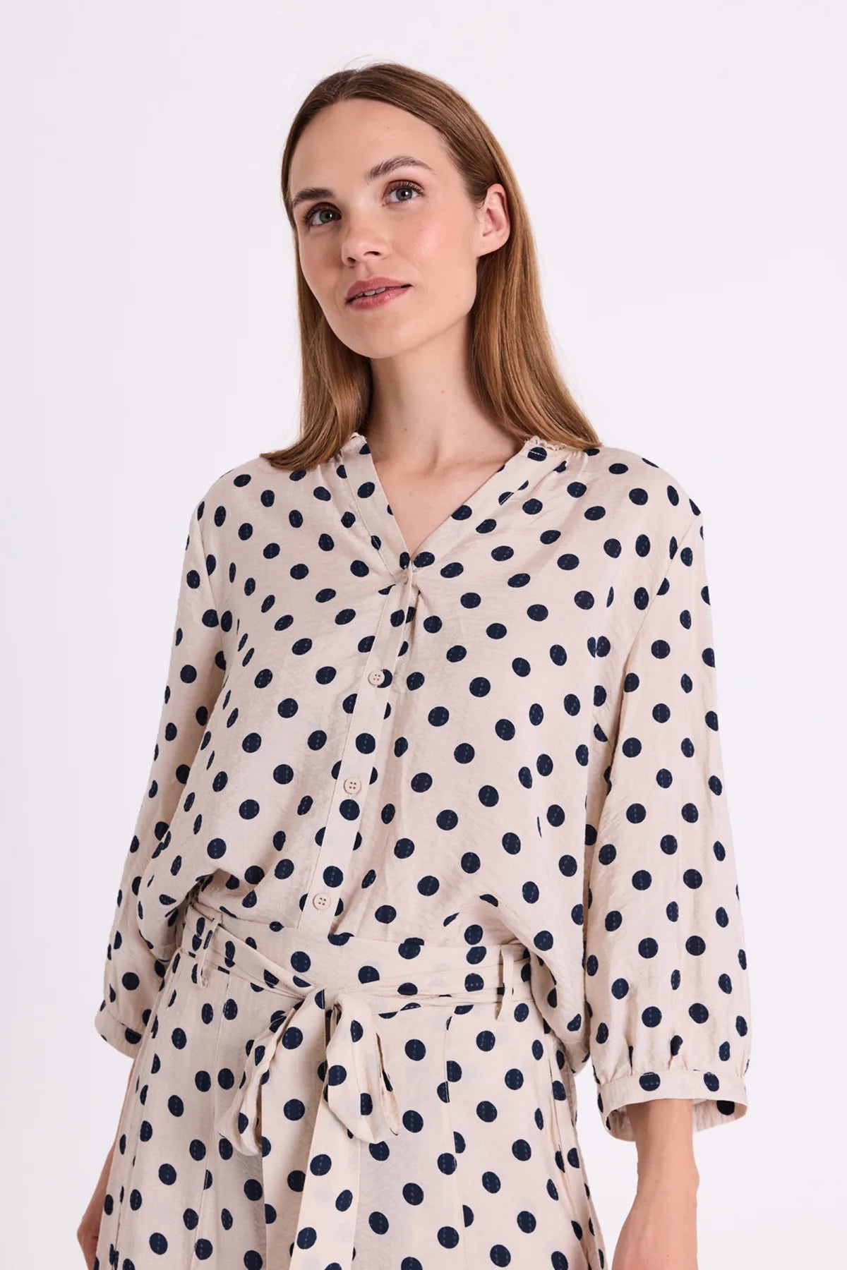 Freequent naisten pusero Alma Blouse, kuosillinen beige