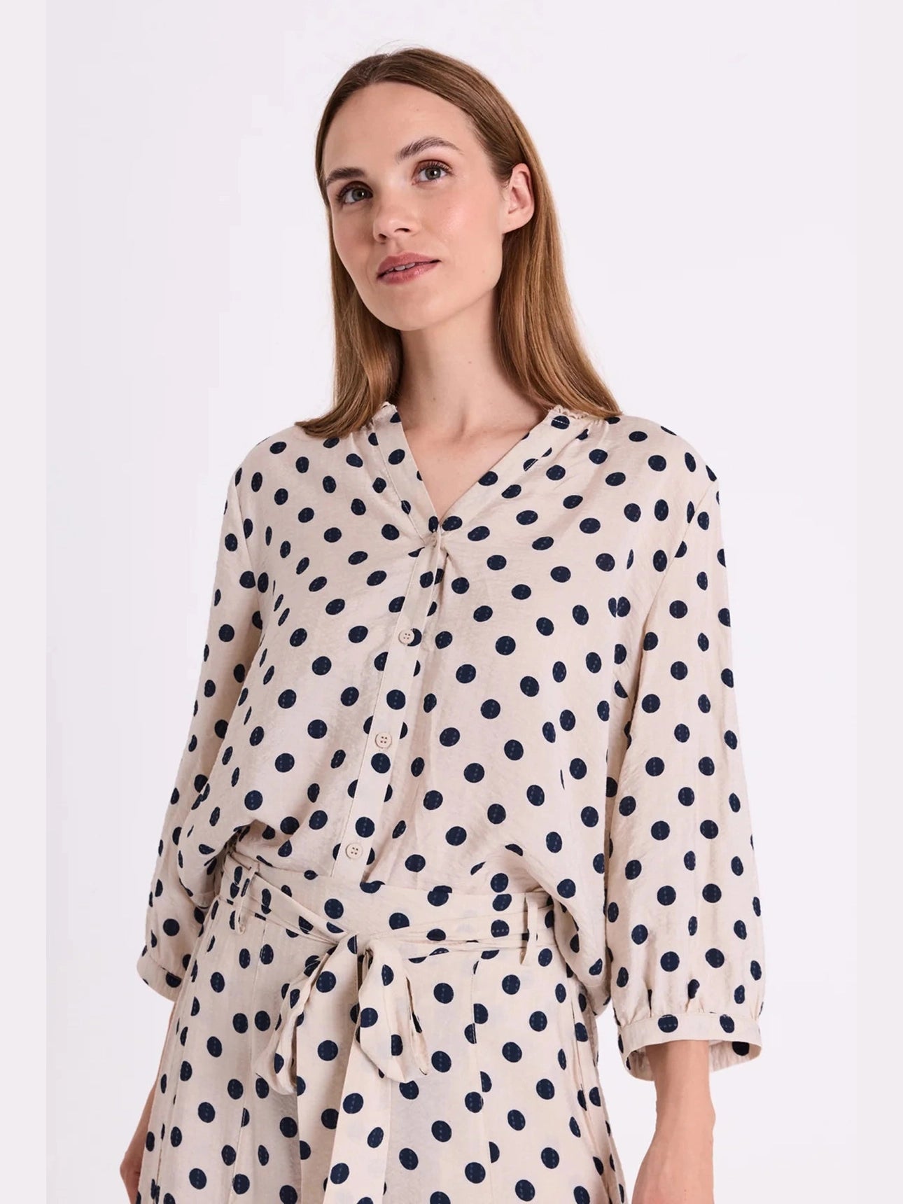 Freequent naisten pusero Alma Blouse, kuosillinen beige