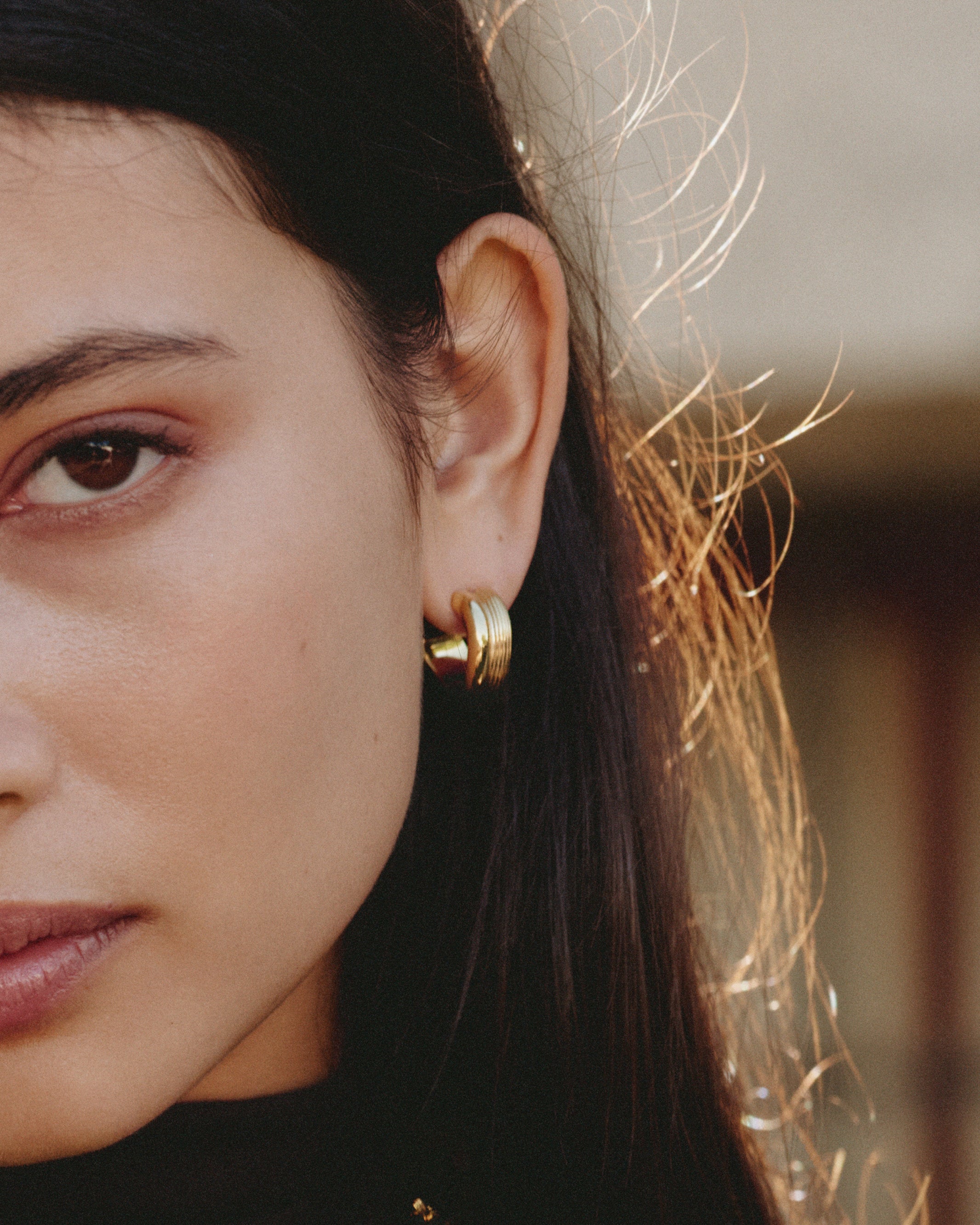 Edblad korvakorut Wildern Hoops L, Gold pleated