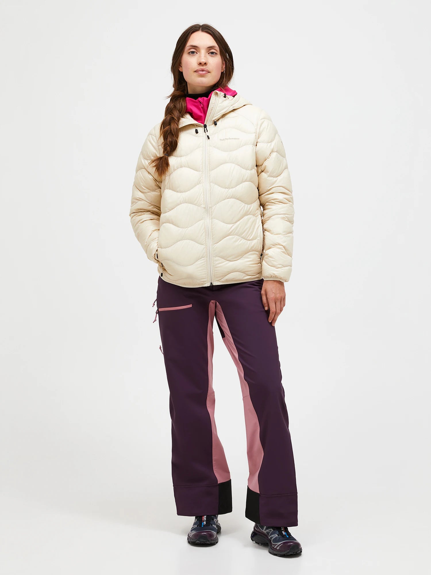 Peak Performance naisten kevytuntivatakki W Helium Down Hood Jacket, luonnonvalkoinen