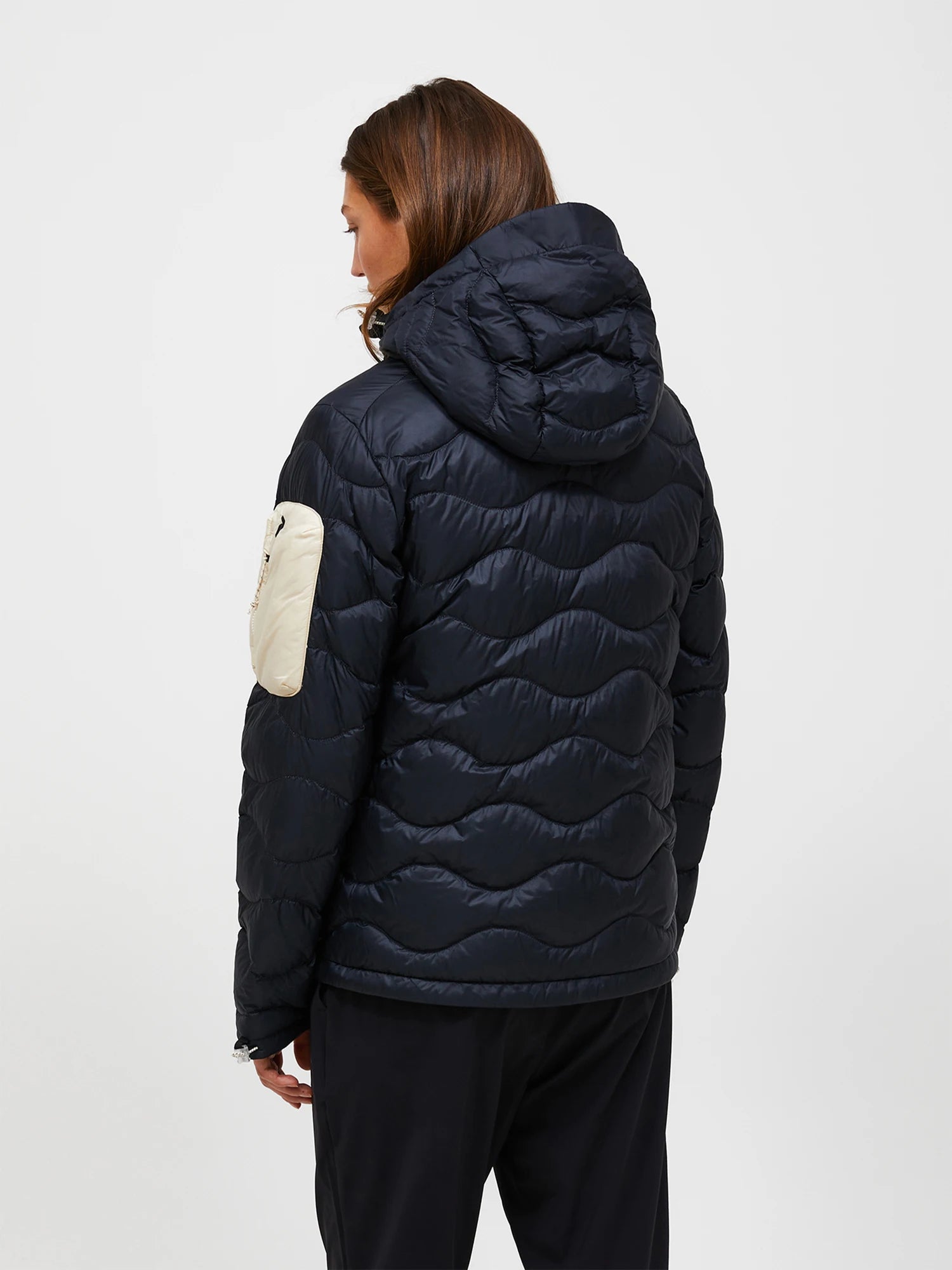 Peak Performance naisten untuvatakki Helium Utility Down Hood Jacket, musta