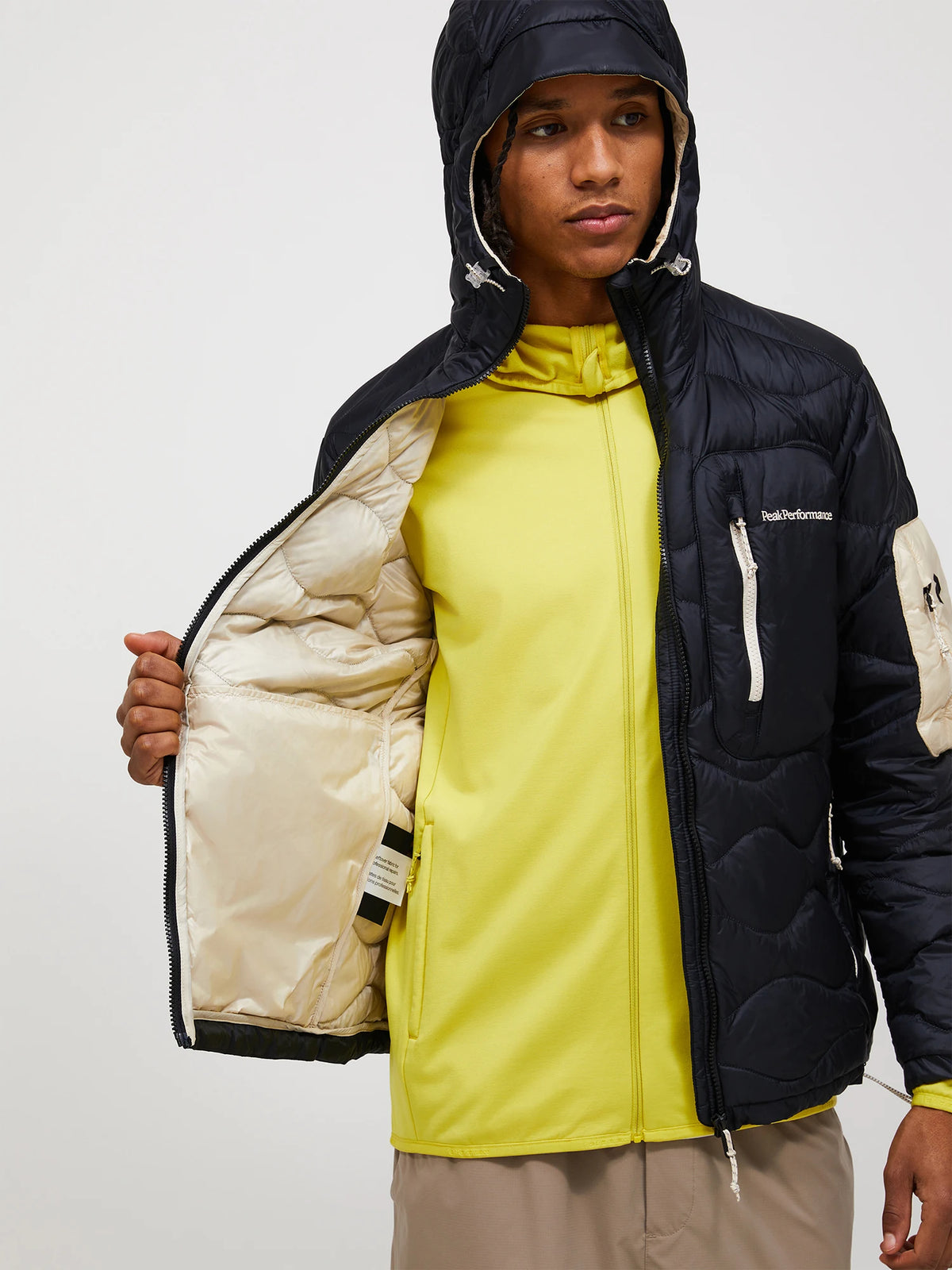 Peak Performance miesten takki Helium Utility Down Hood Jacket, musta