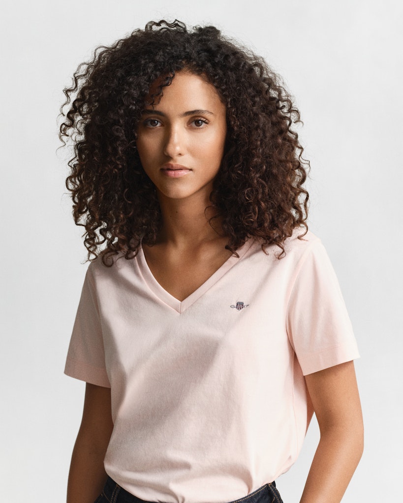 Gant naisten t-paita Shield V-Neck, Vaaleanpunainen