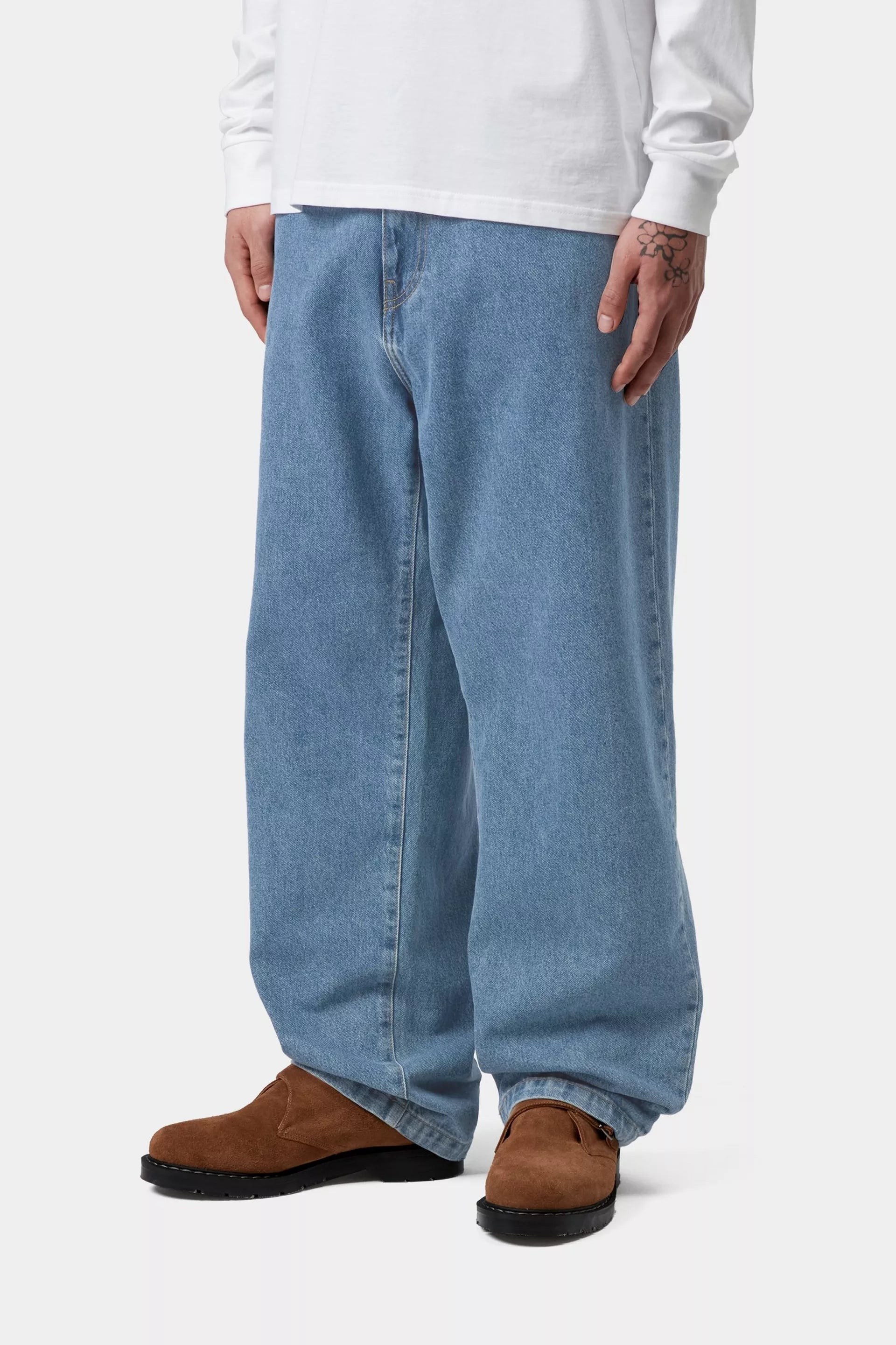 Carhartt miesten farkut Landon Jeans 'Robertson' Denim, sinisen sävyiset, leveälahkeiset ja rentoa istuvuutta tarjoavat farkut tukevasta ja kestävästä denim-materiaalista.