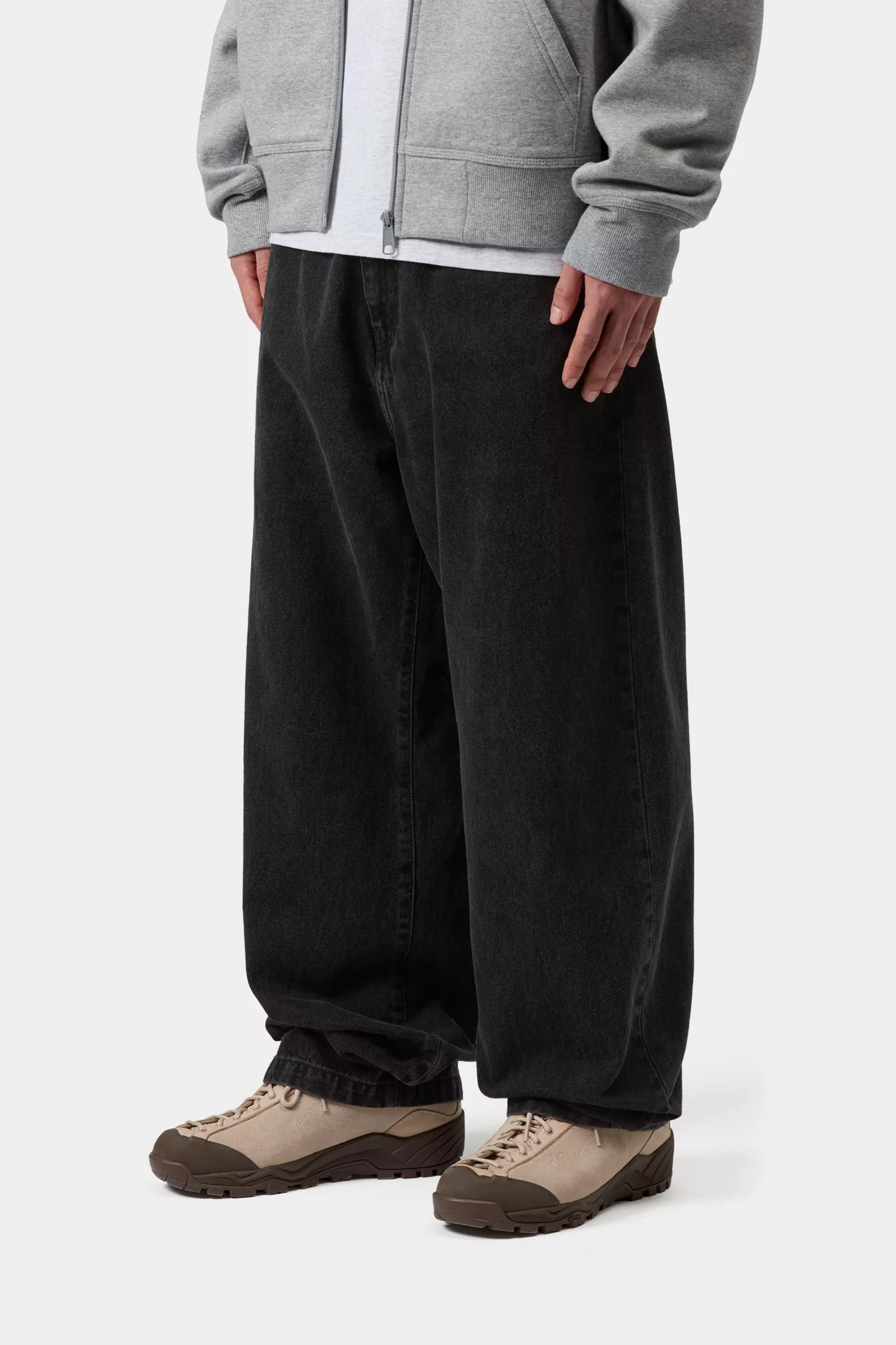 Carhartt miesten farkut Landon Jeans 'Robertson' Denim, hiilenmusta ovat väljät ja suoralahkeiset farkut paksusta, kestävän tuntuisesta denimmateriaalista.