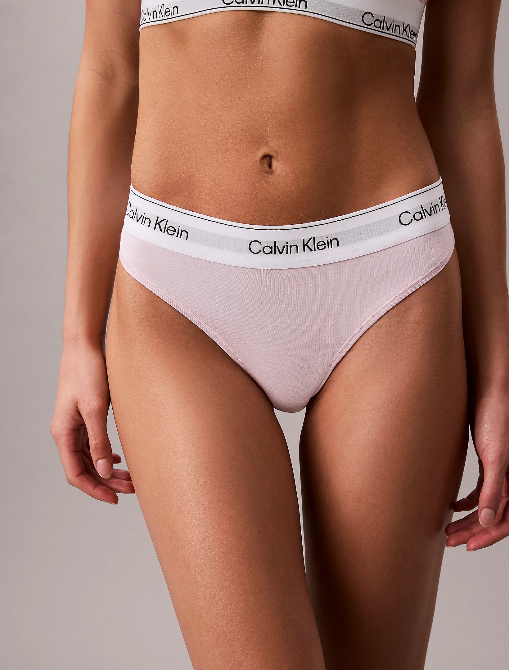 Calvin Klein naisten stringit CK Thong, vaaleanpunainen
