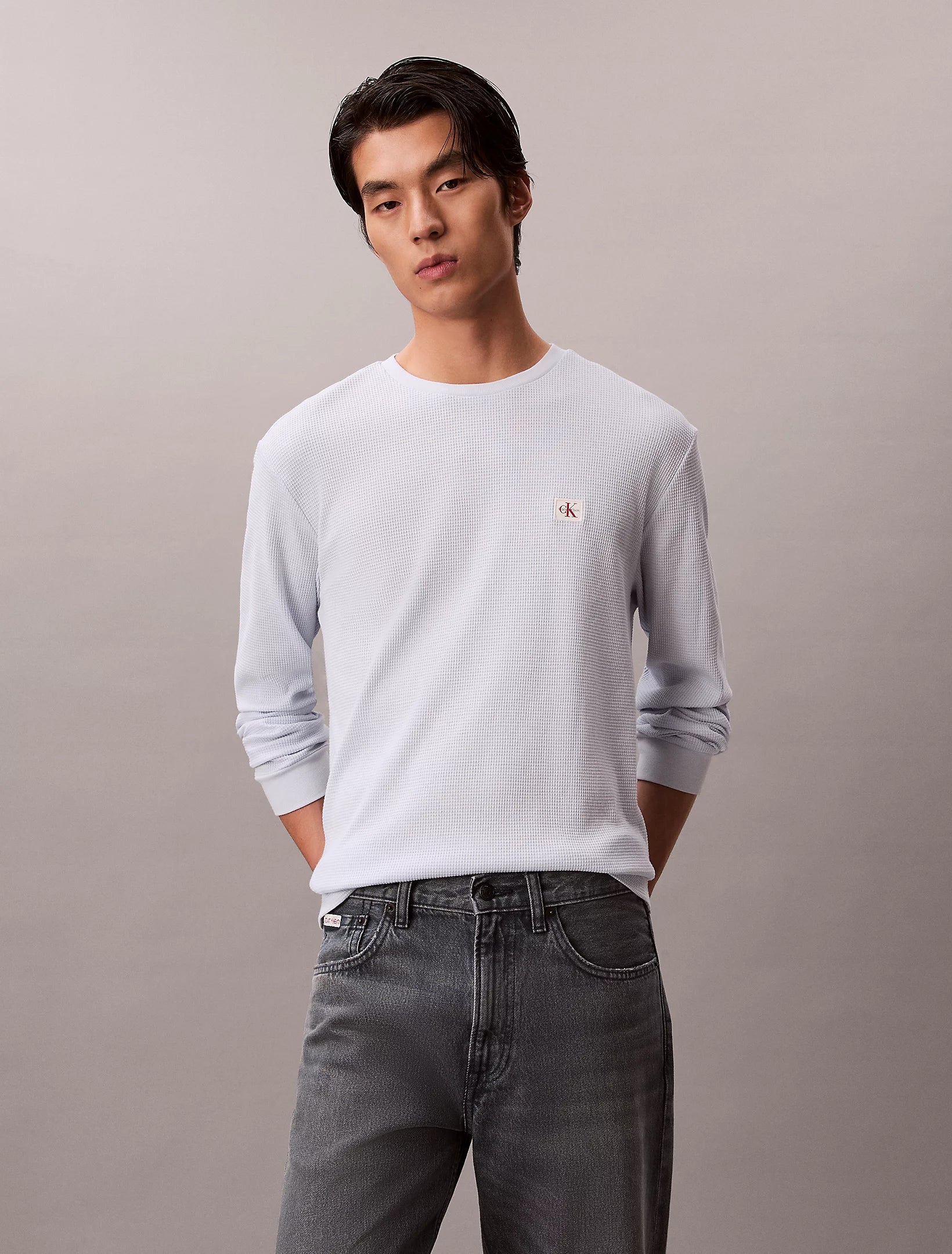Calvin Klein Jeans miesten pitkähihainen paita LS Waffle Badge Crenwnk Tee, vaaleansininen