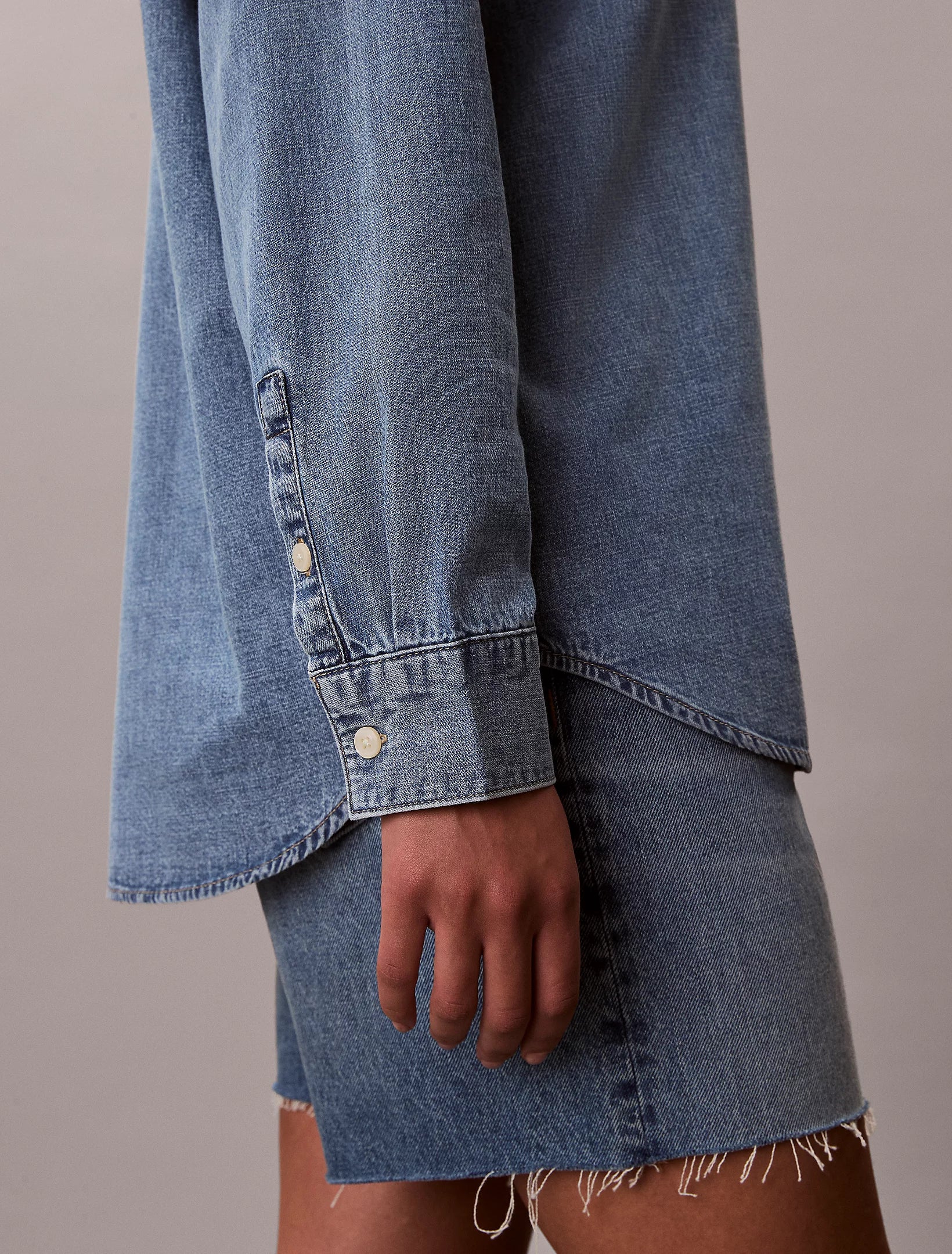 Calvin Klein Jeans naisten farkkupaita Oversized Shirt Vintage Bell, sininen