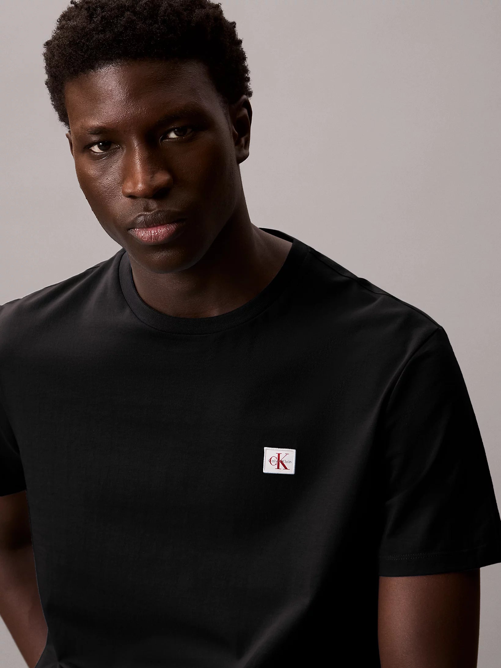 Calvin Klein Jeans miesten t-paita K SS Badge Tee, musta